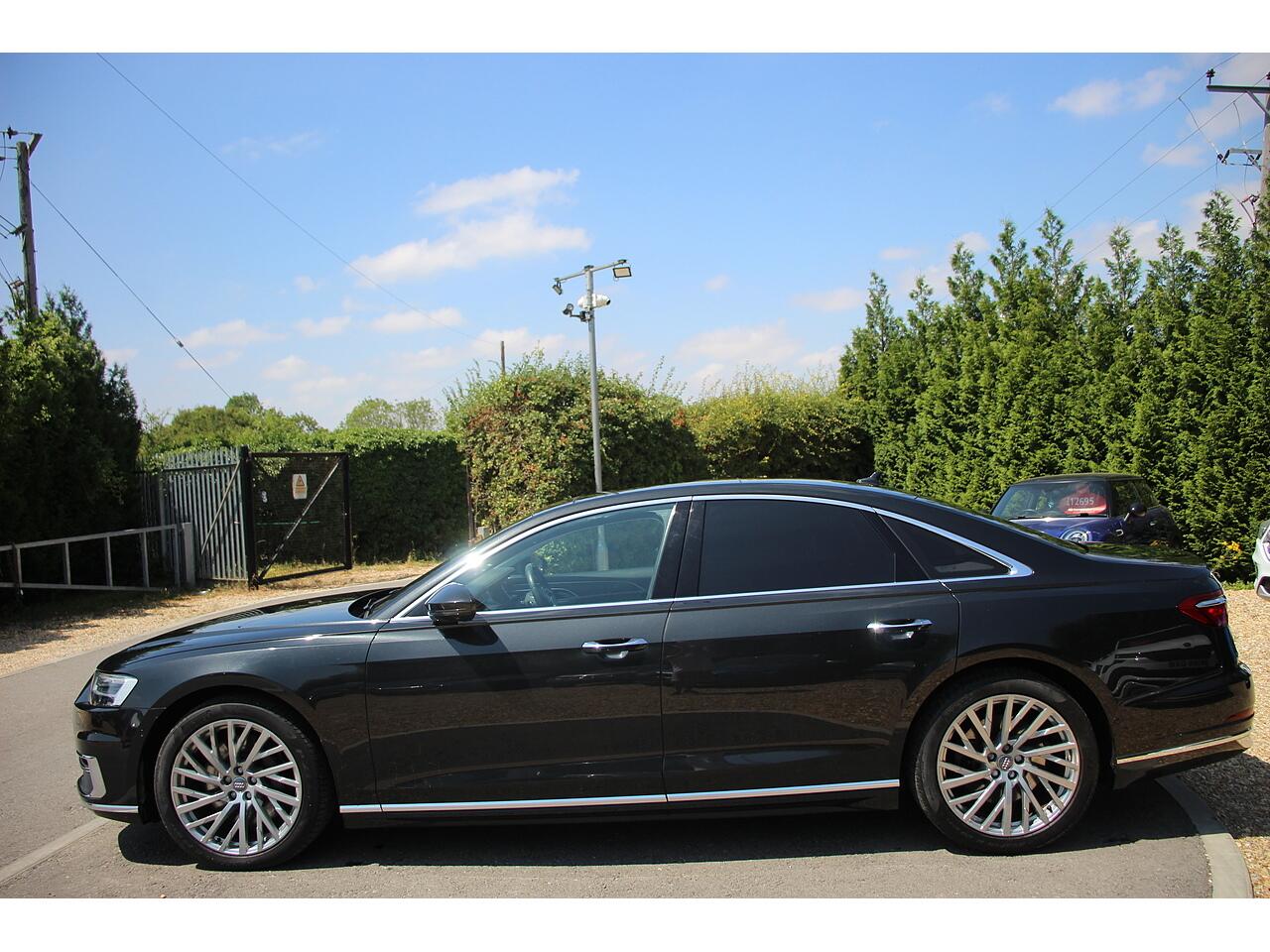 Audi A8 view 9