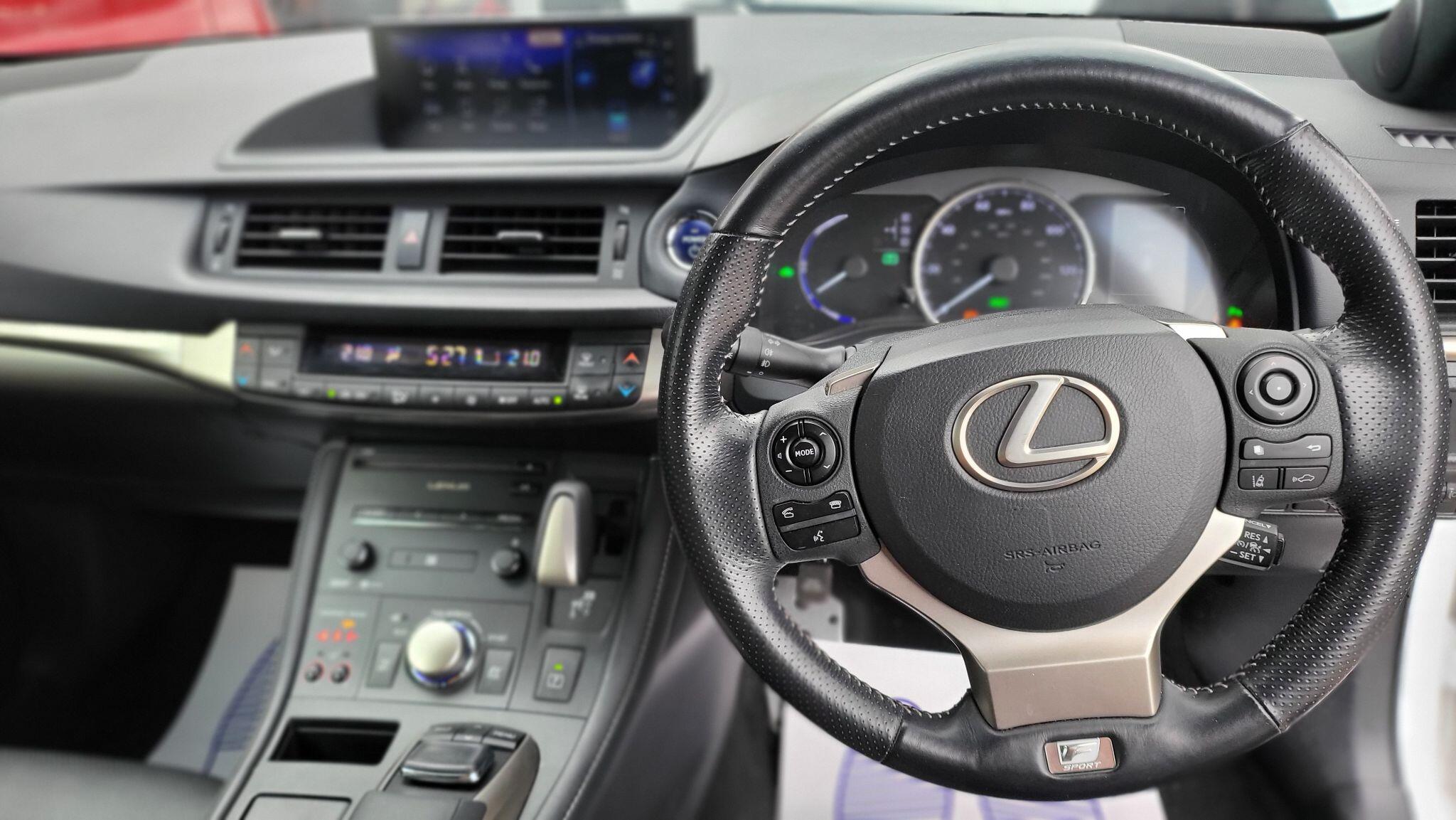 Lexus CT view 26