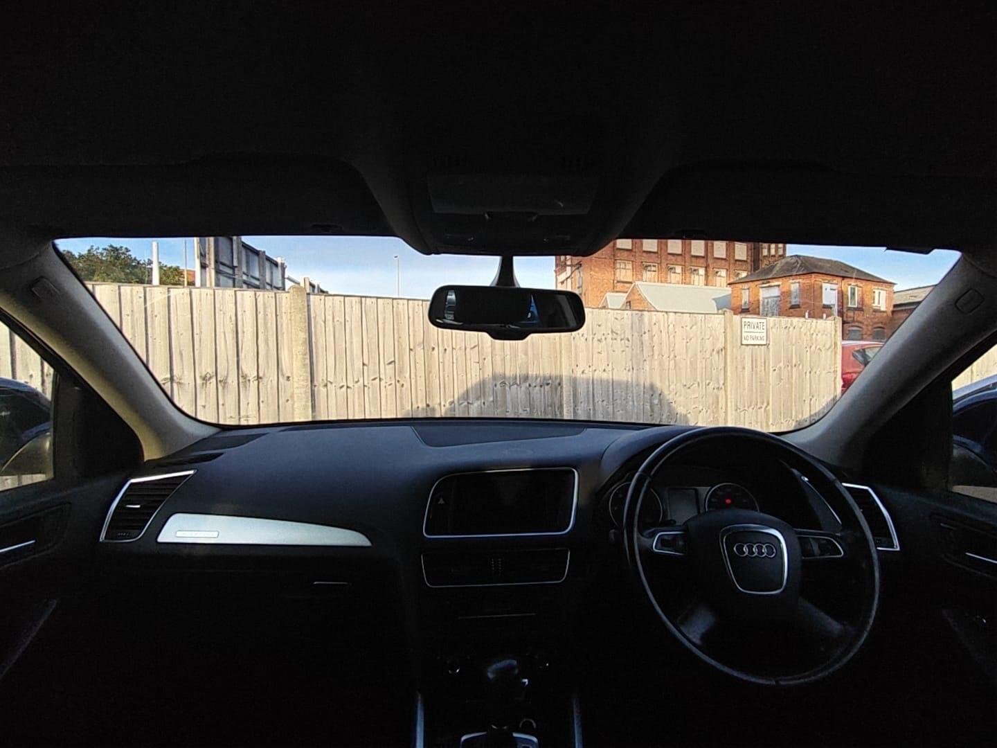 Audi Q5 view 15