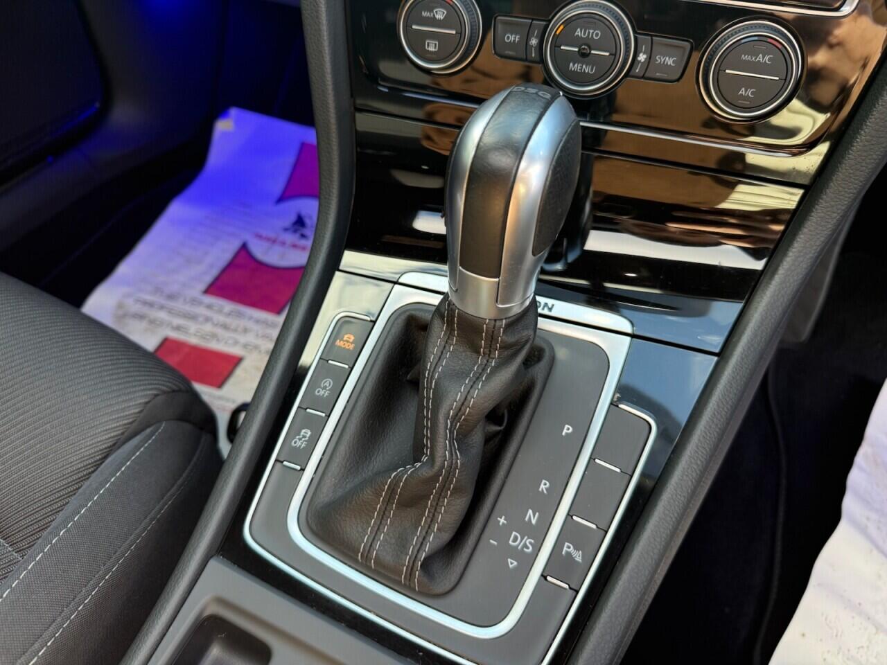 Volkswagen Golf view 20
