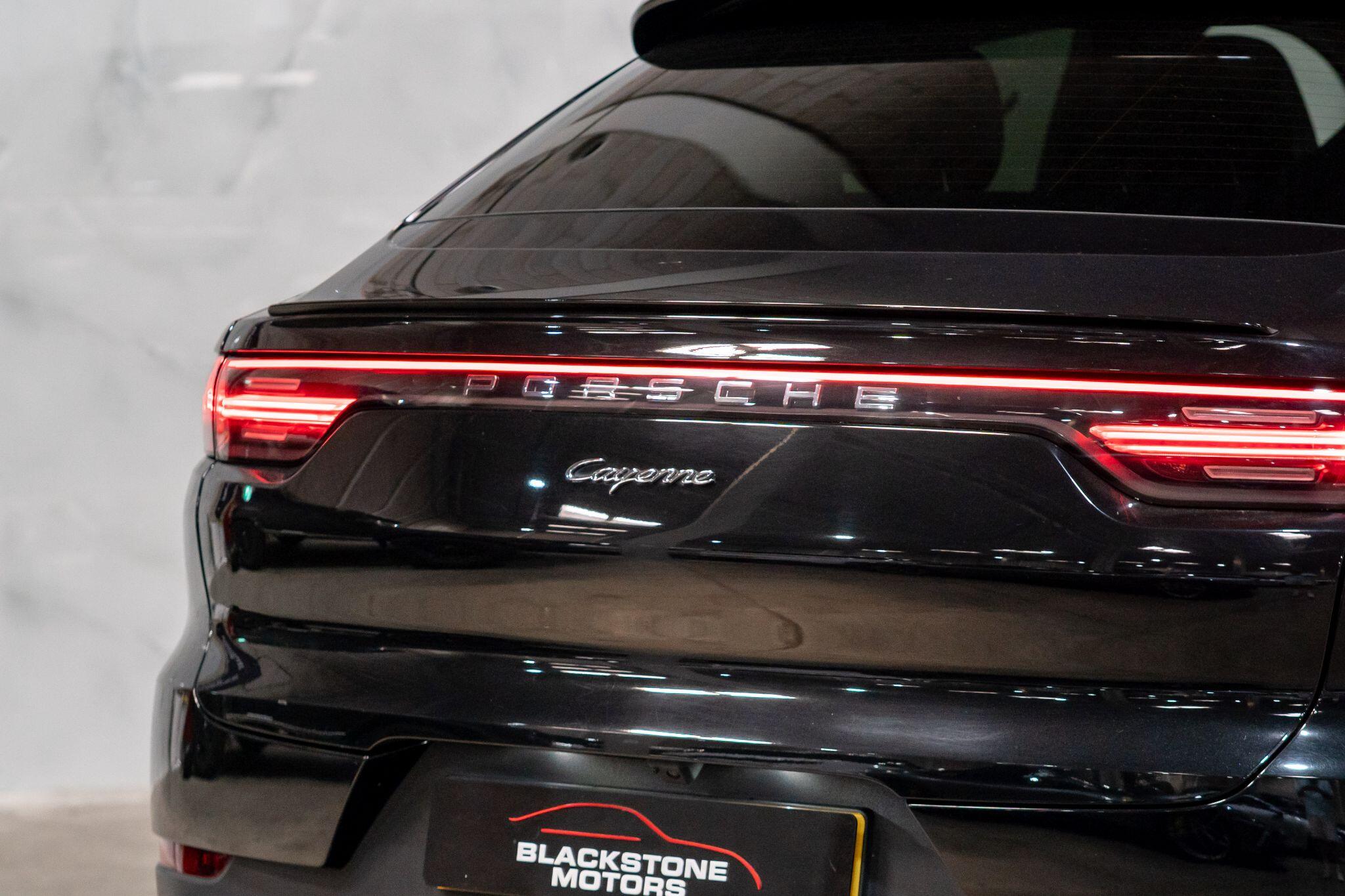 Porsche Cayenne view 40