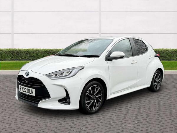 White 2022 Toyota Yaris 1.5 VVT-i Design Hatchback Front-wheel drive Automatic