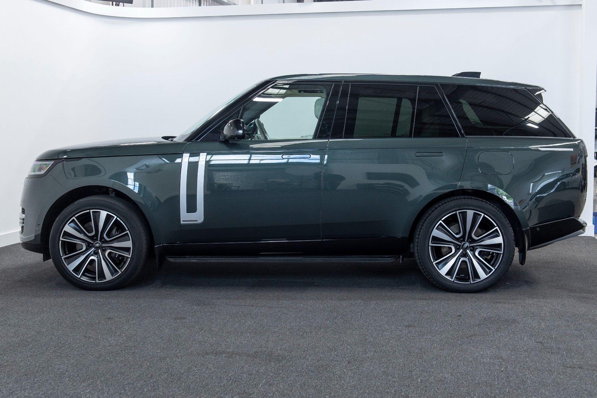 Land Rover Range Rover view 4