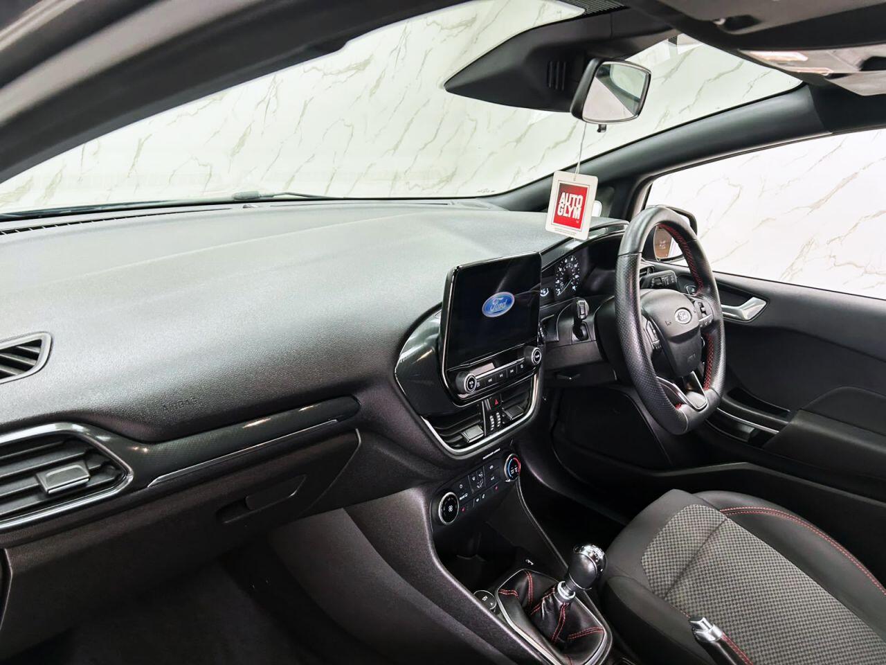 Ford Fiesta view 14
