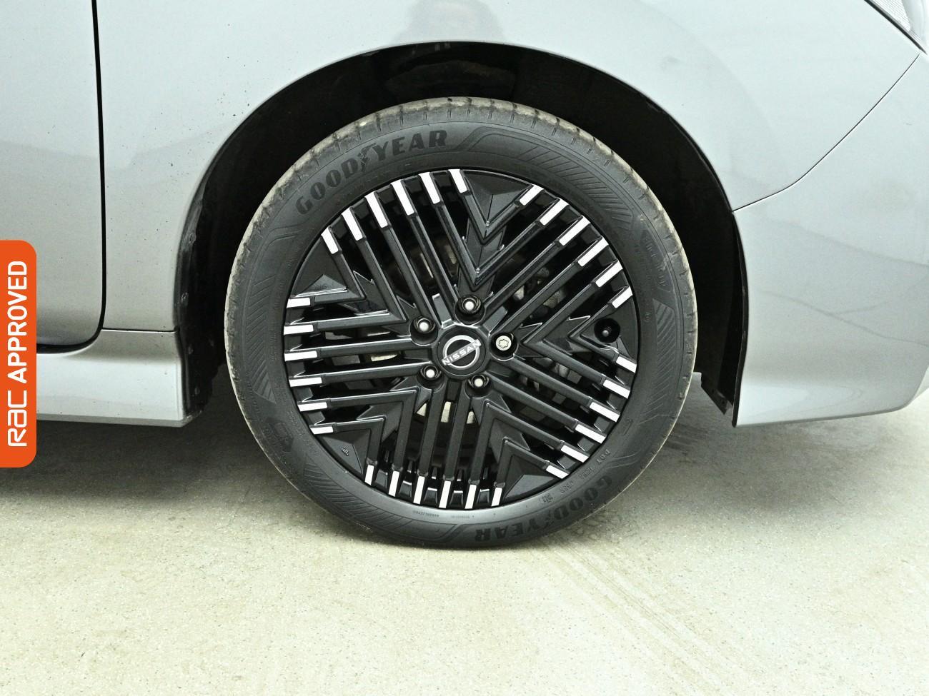 Nissan Leaf view 30