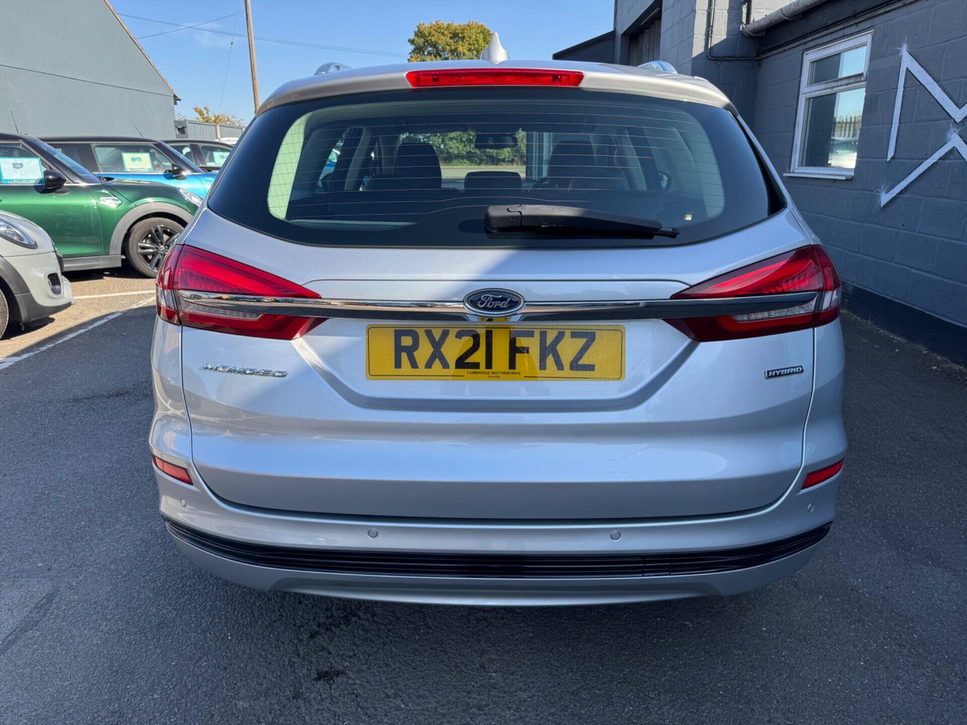 Ford Mondeo view 8