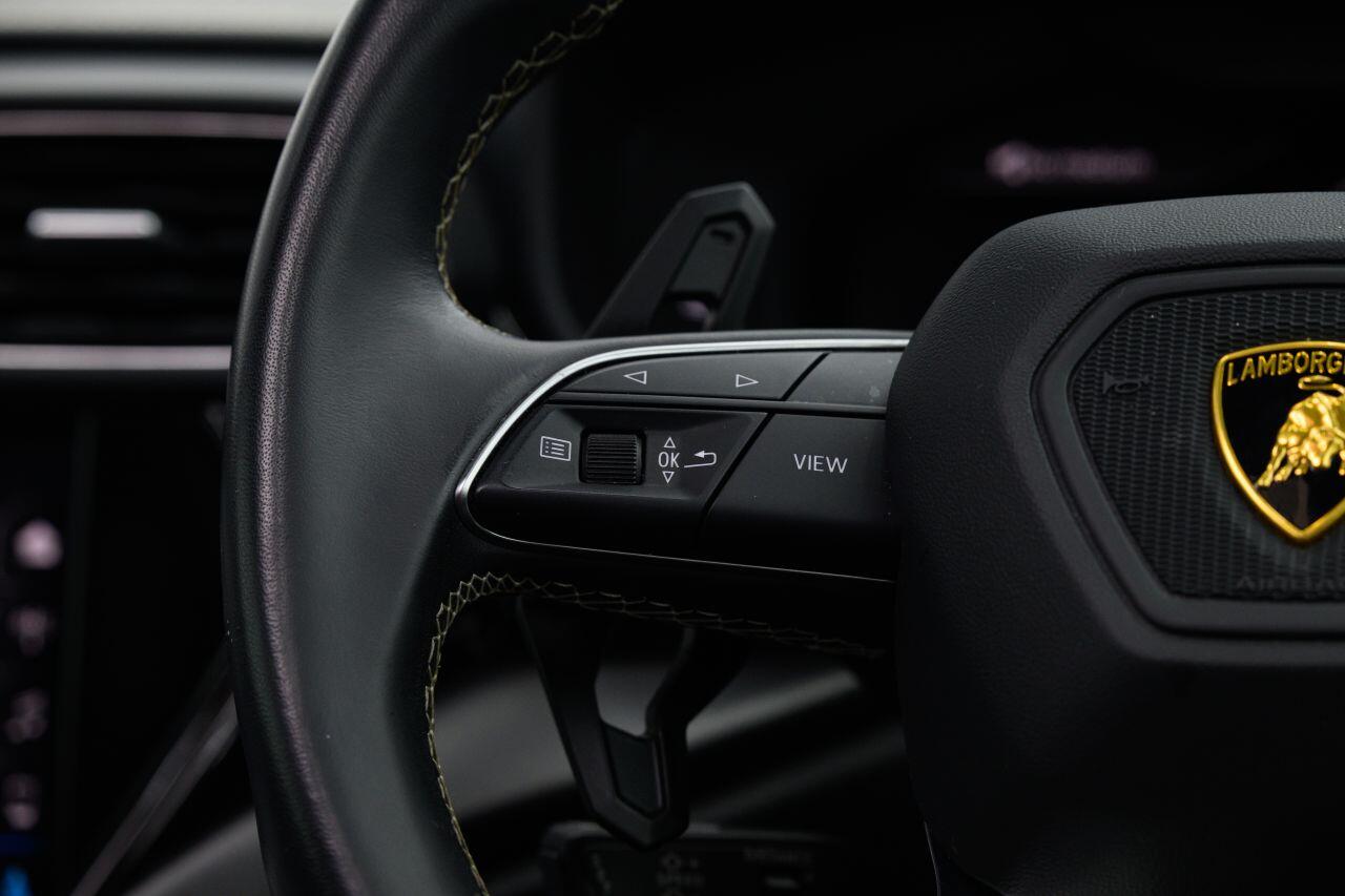 Lamborghini Urus view 38
