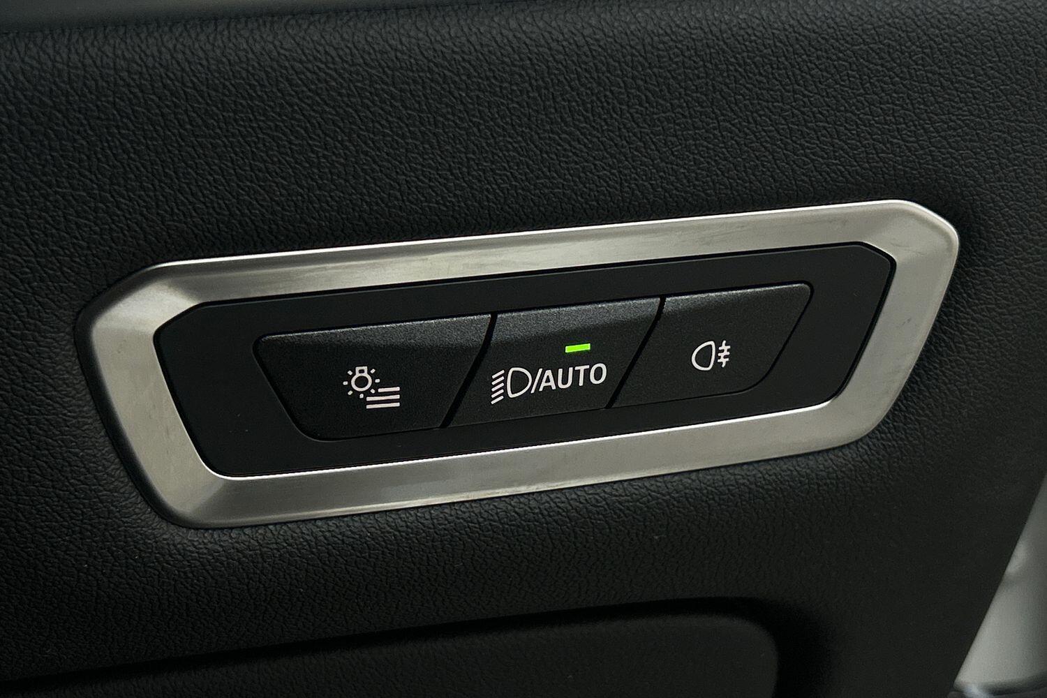 BMW X7 view 25