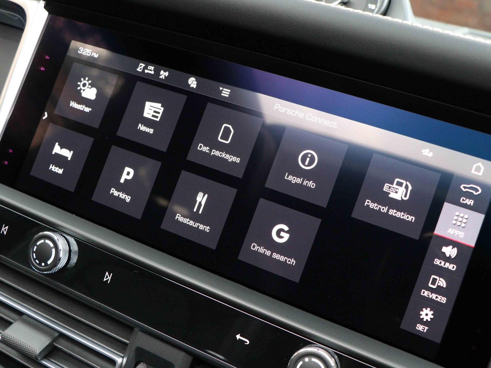 Porsche Macan view 35