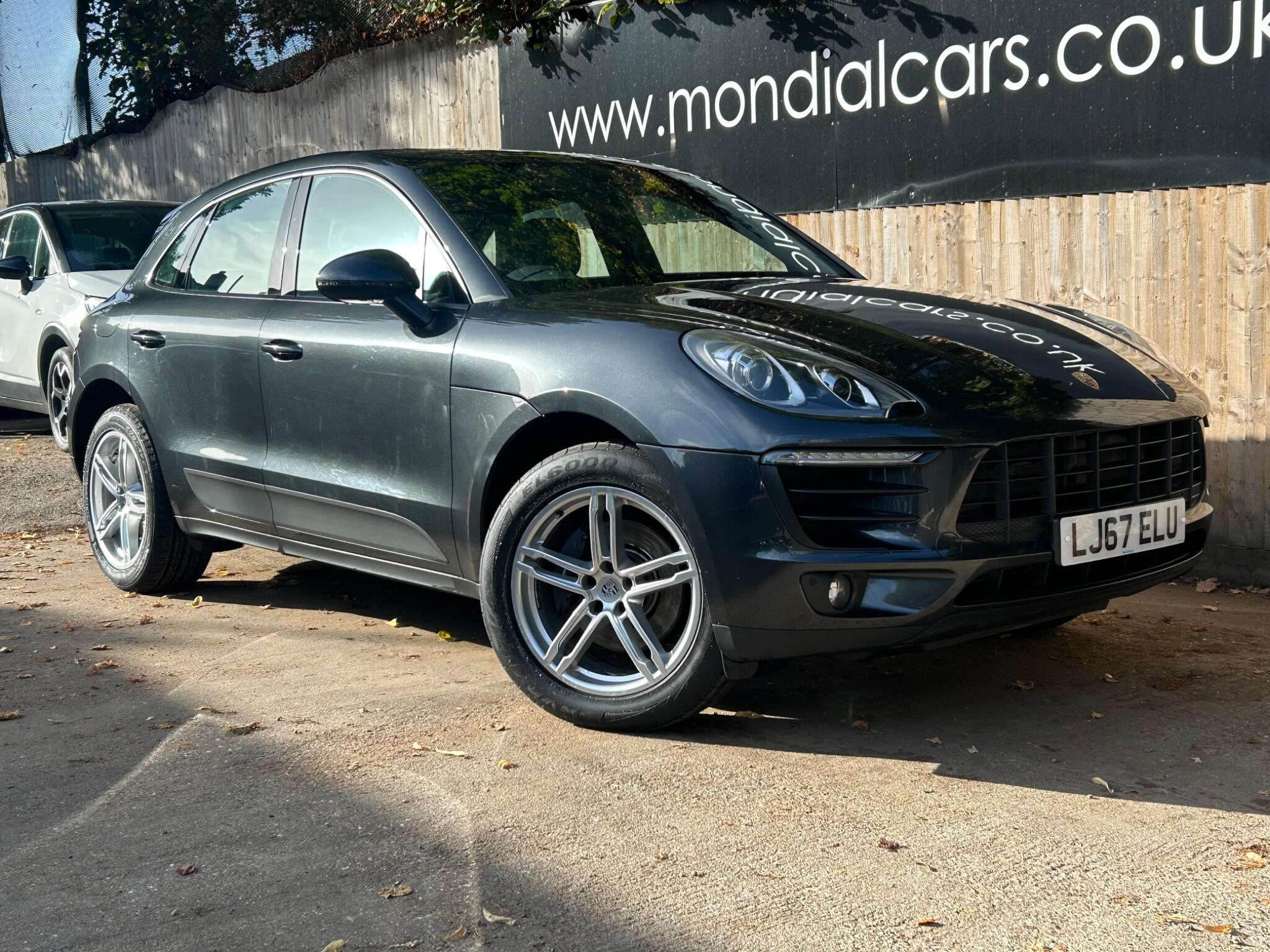 Porsche Macan view 13