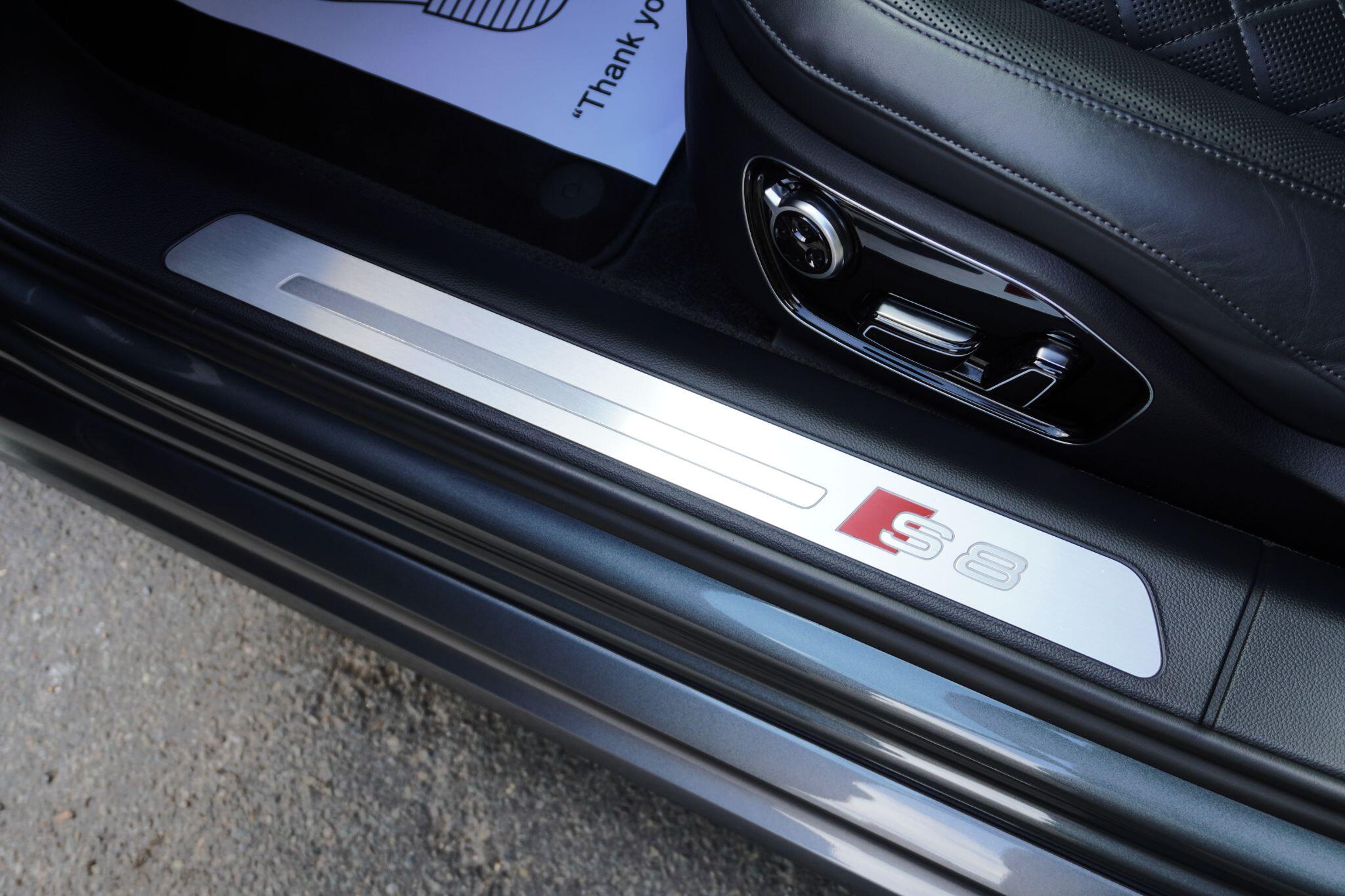 Audi S8 view 59