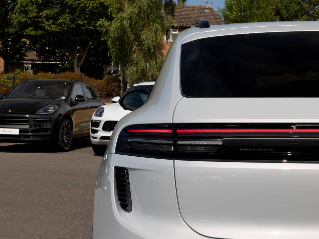 Porsche Macan view 32