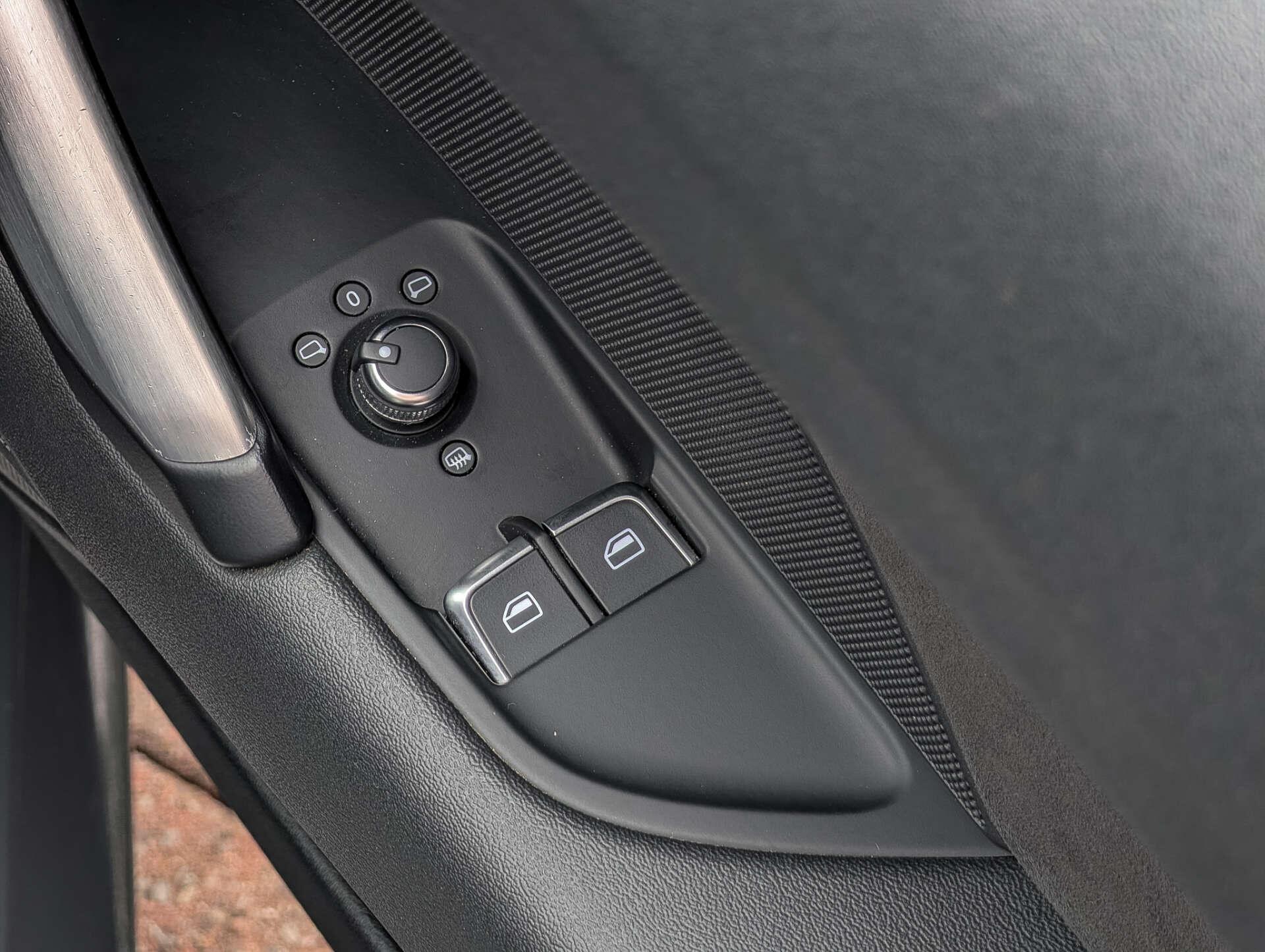 Audi TT view 26