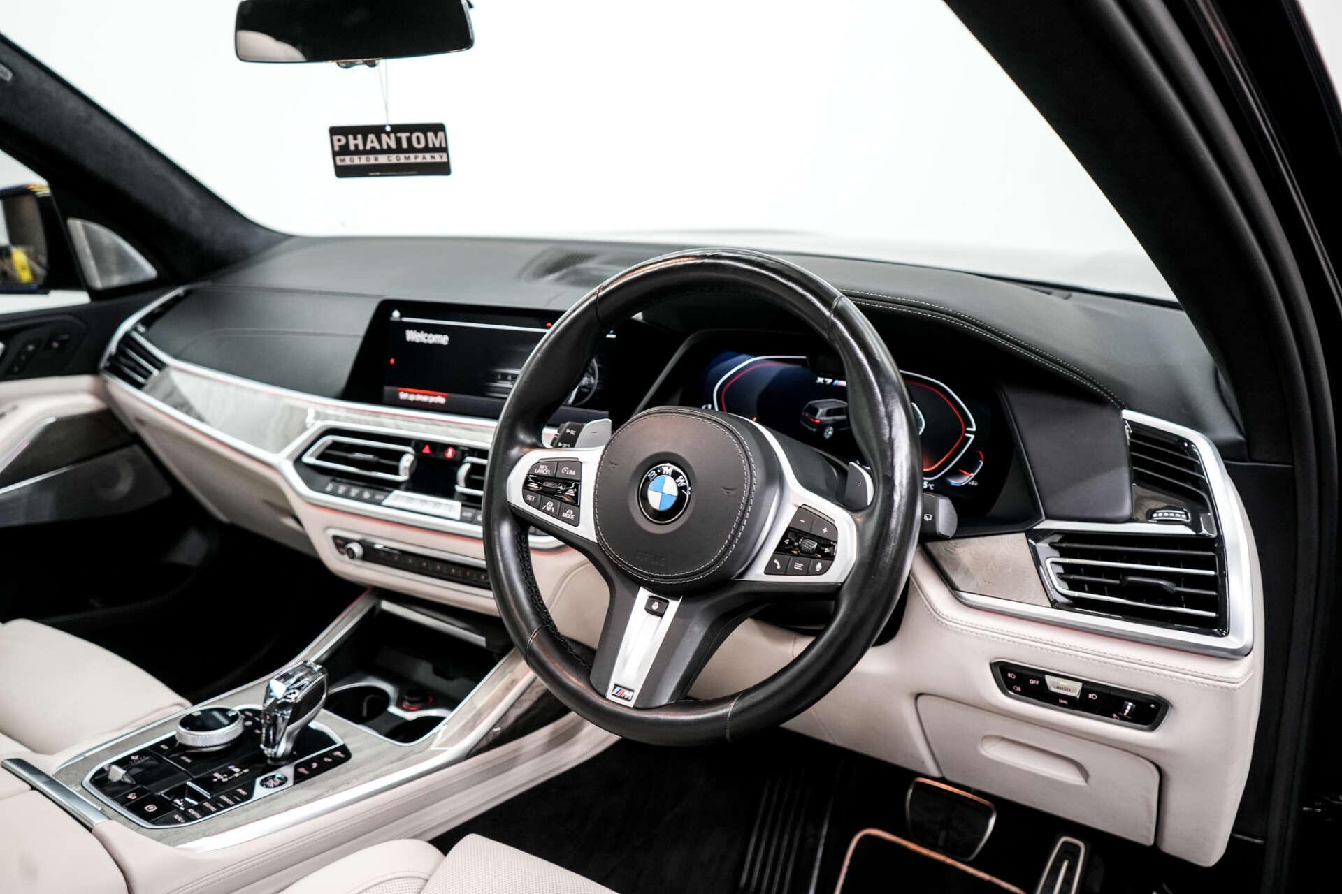 BMW X7 view 13