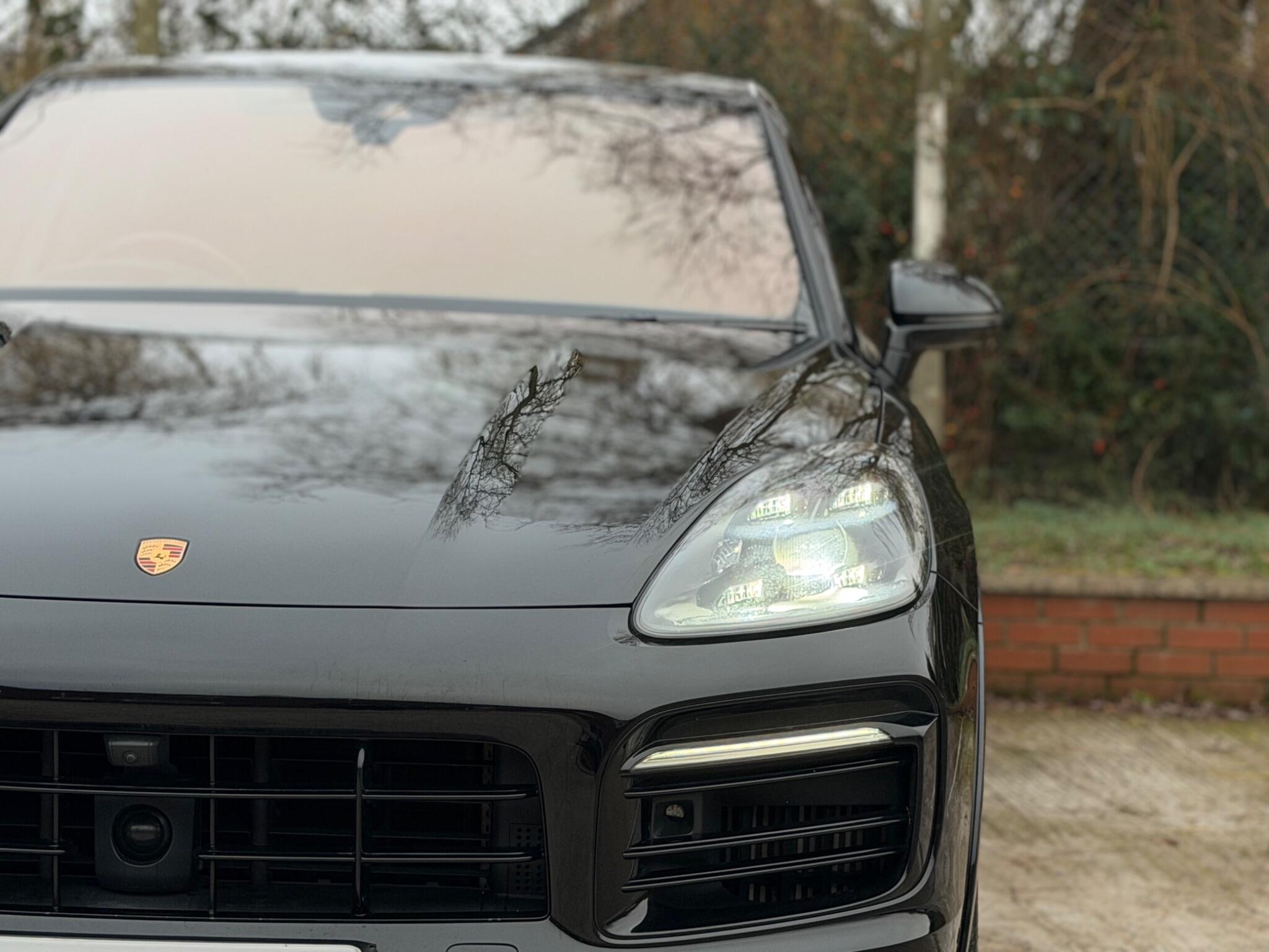 Porsche Cayenne view 8