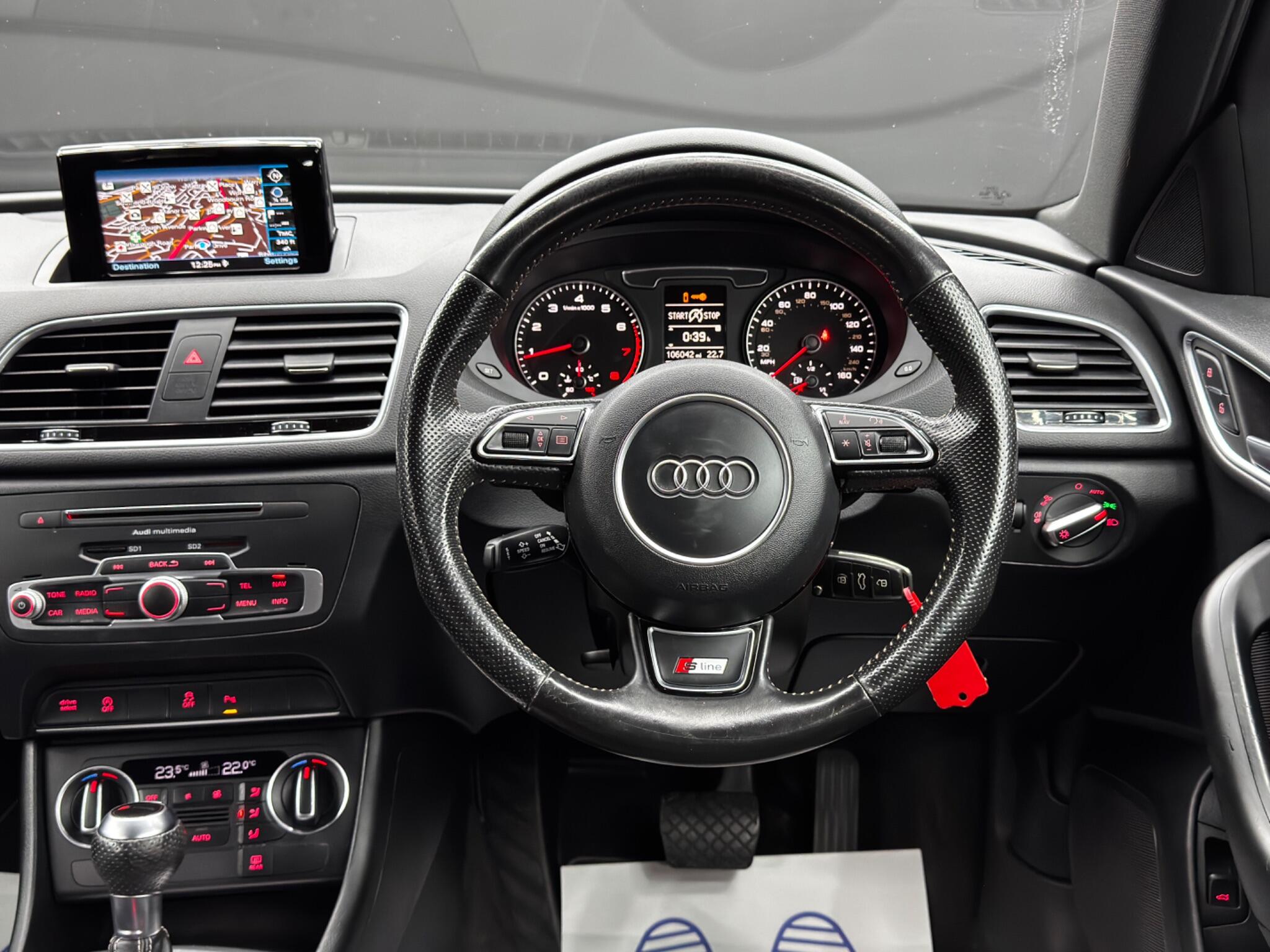 Audi Q3 view 18