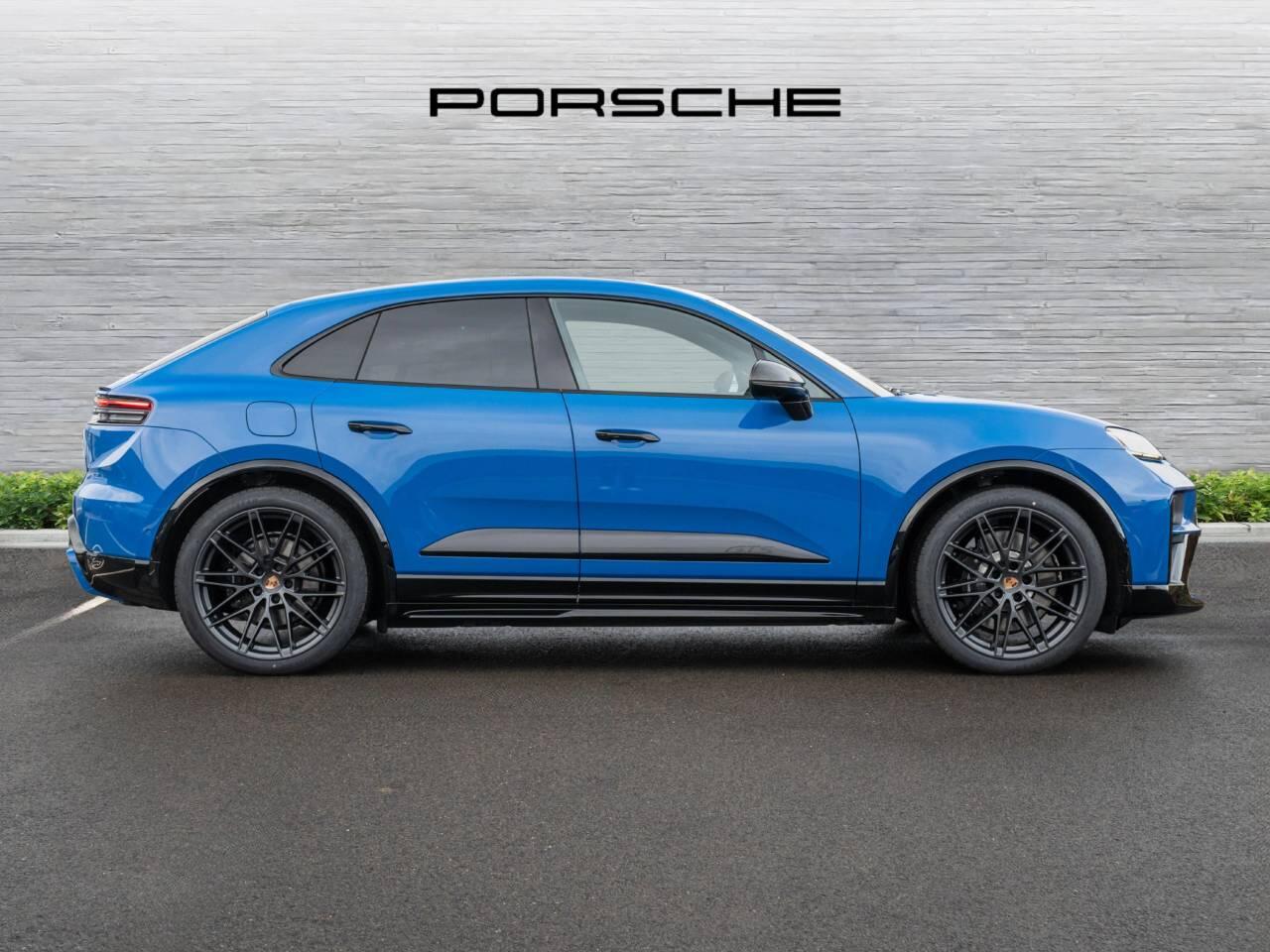 Porsche Macan view 2