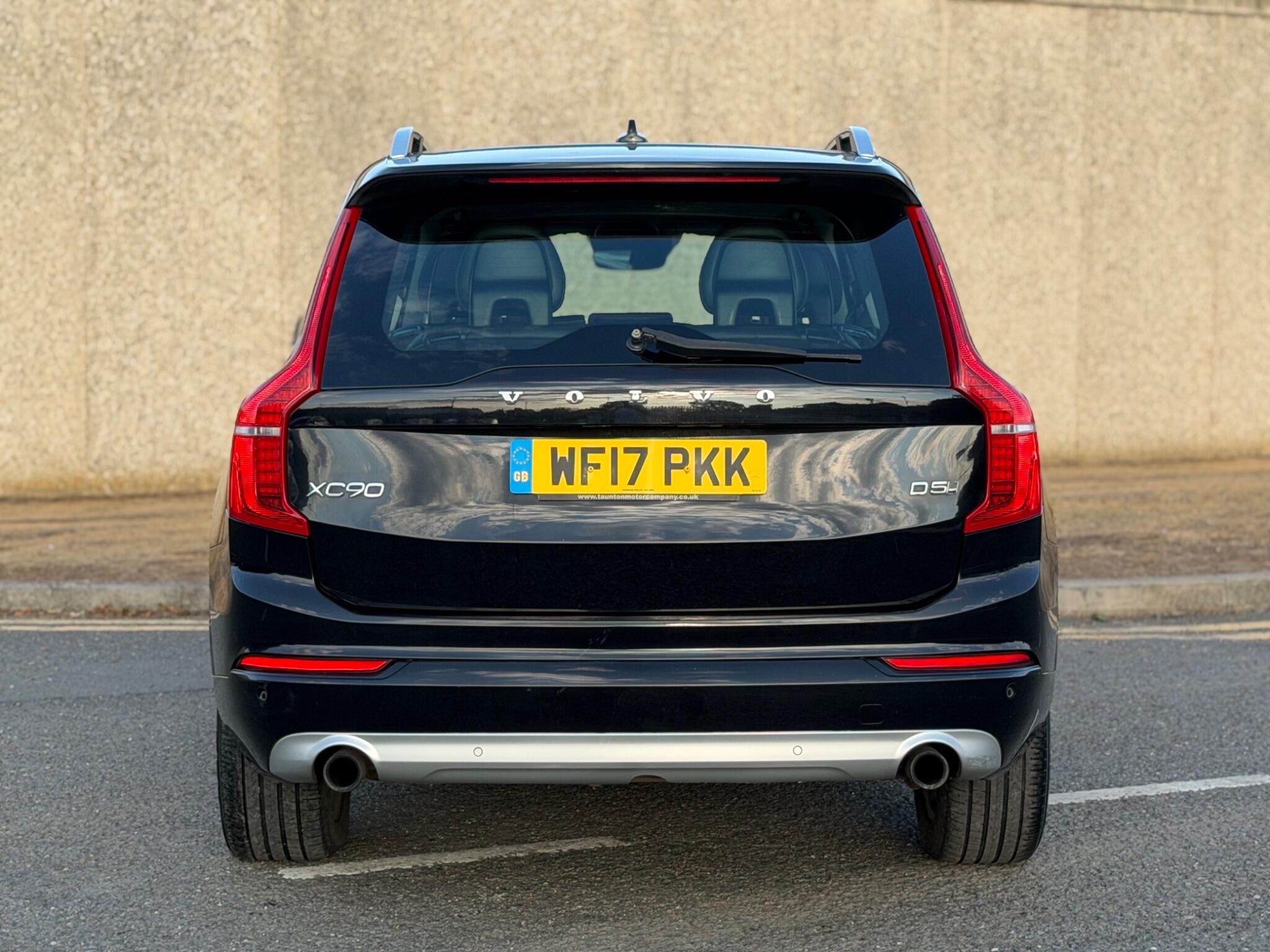 Volvo XC90 view 12