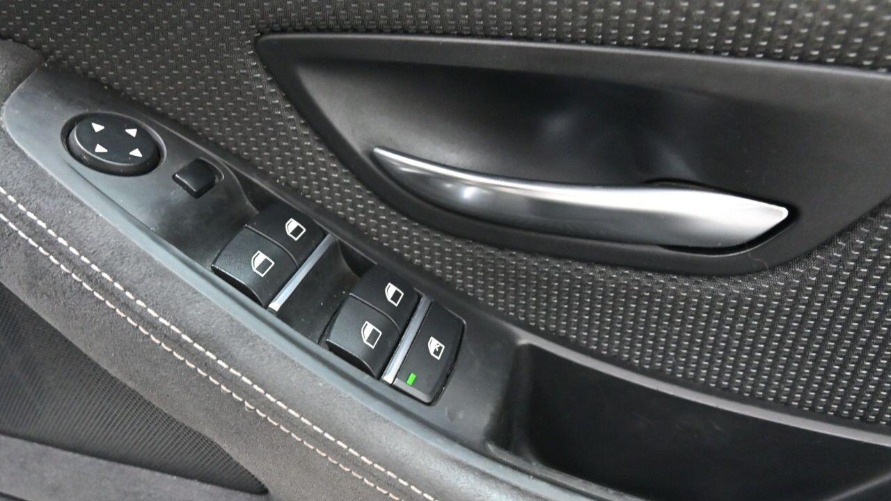 BMW 5 Series view 35