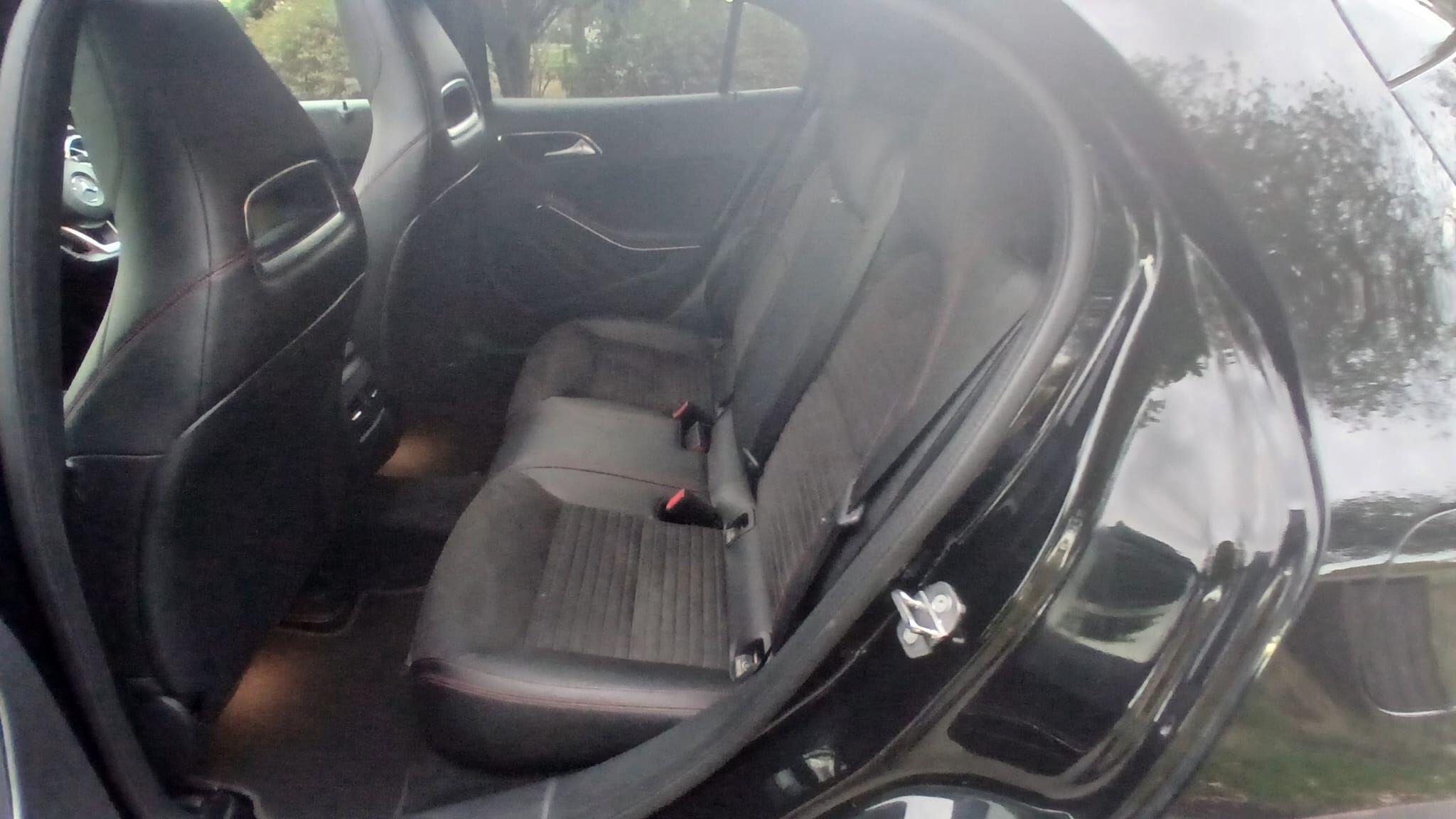 Mercedes-Benz Gla view 33