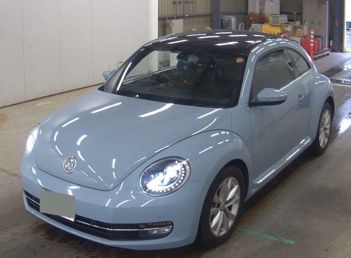 Volkswagen Beetle view 2