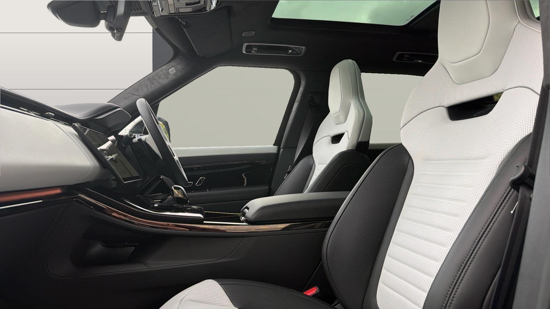 Land Rover Range Rover Sport view 31