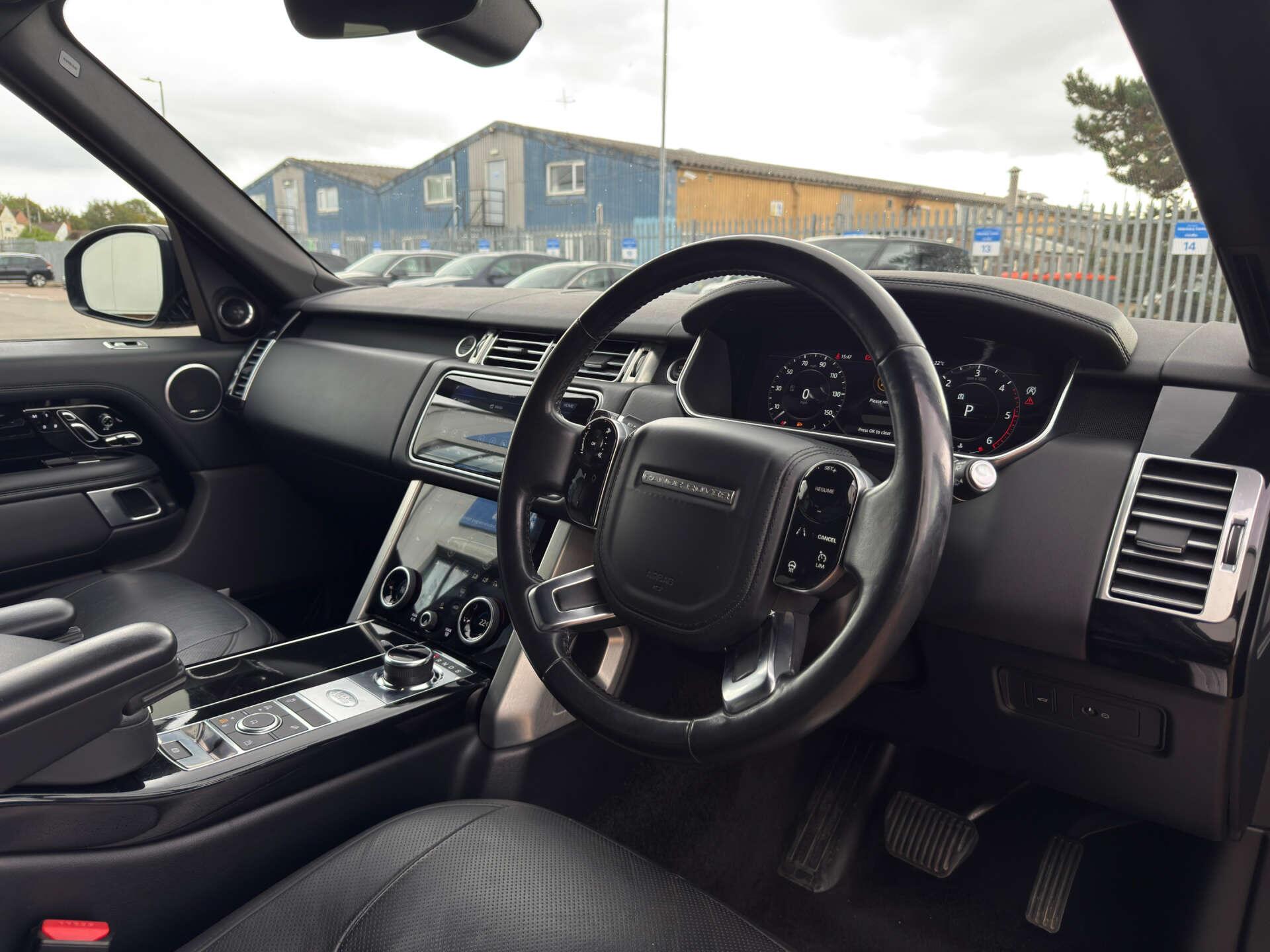 Land Rover Range Rover view 14