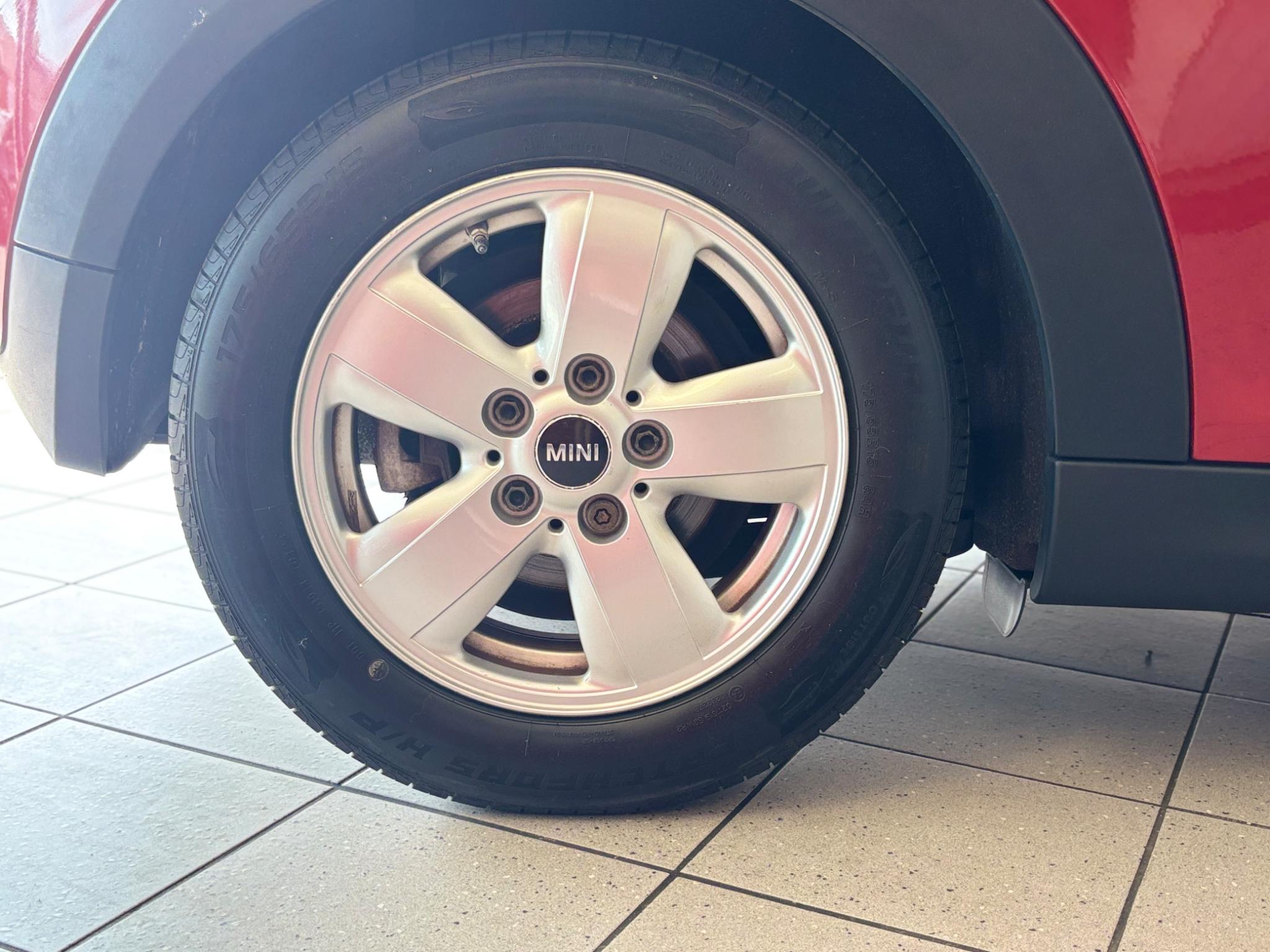 Mini Hatch view 16