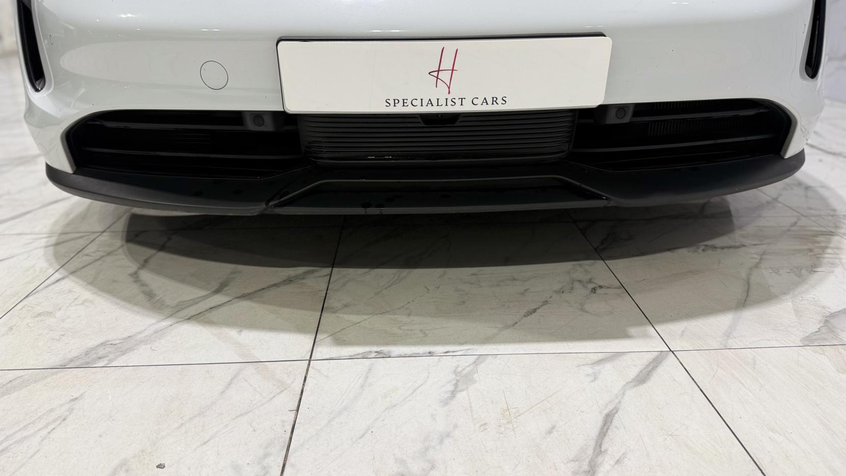 Porsche Taycan view 35
