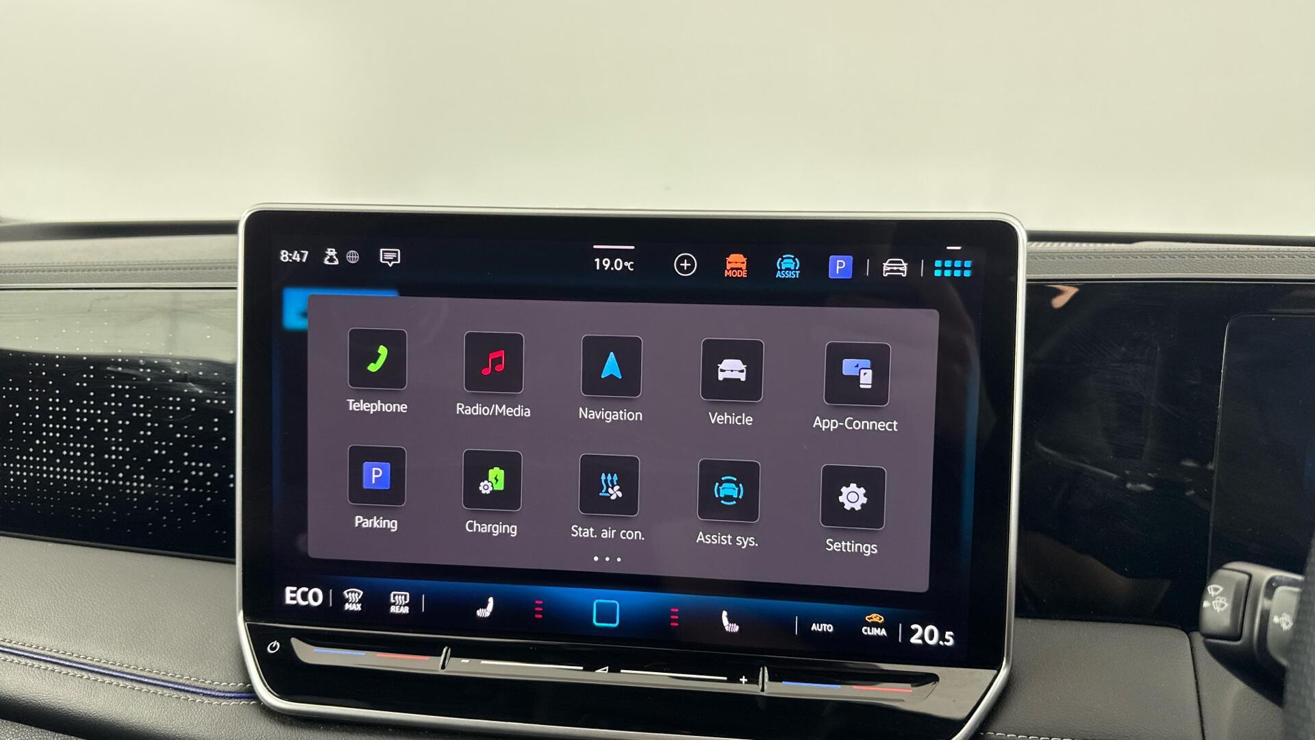 Volkswagen Tiguan view 34