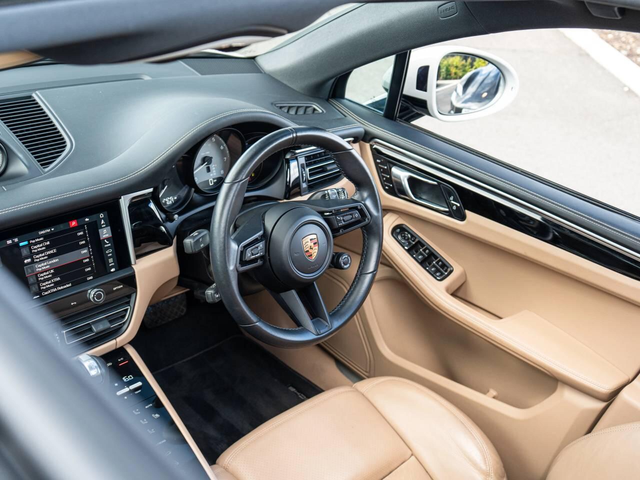 Porsche Macan view 49