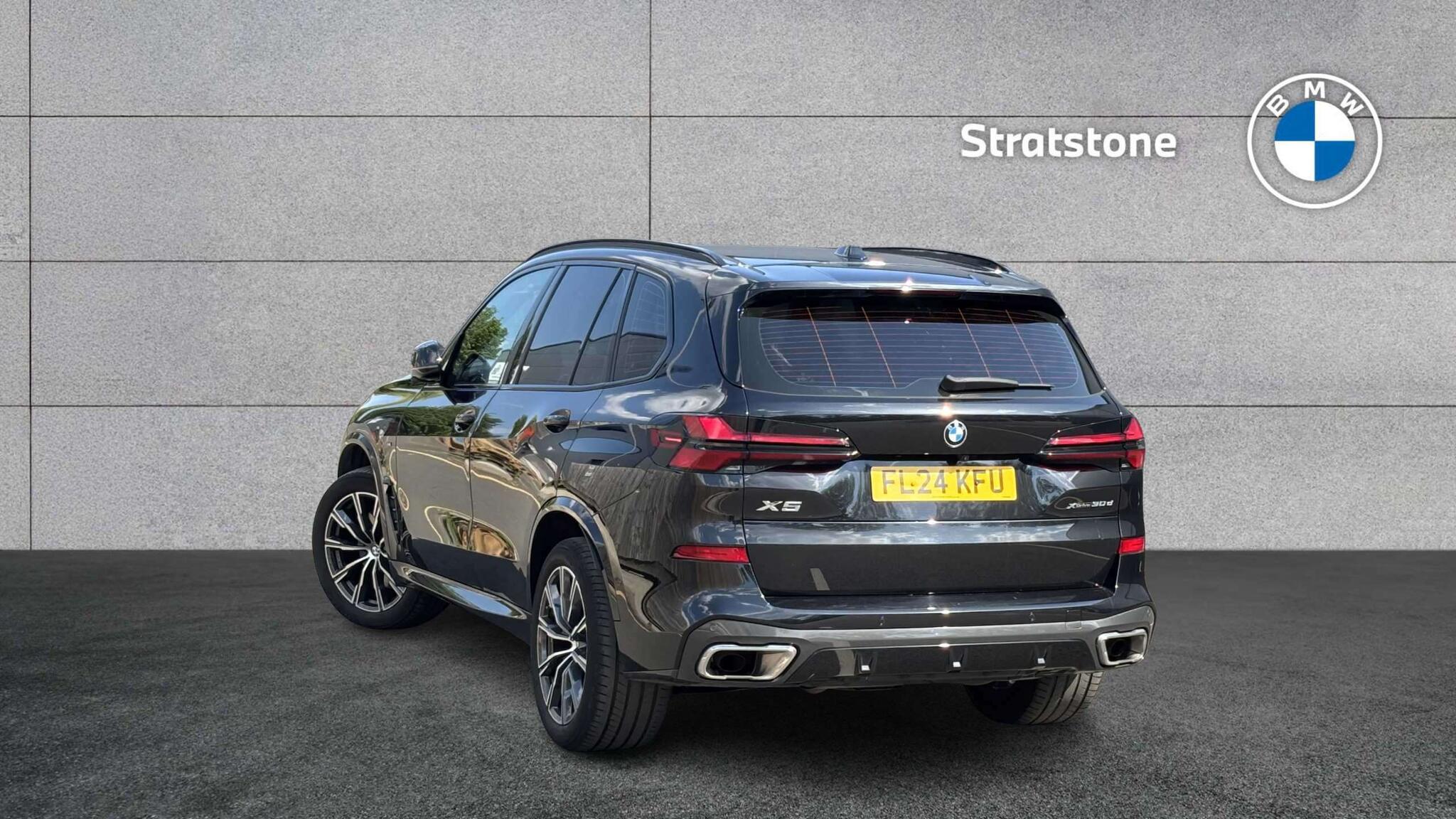 BMW X5 view 2