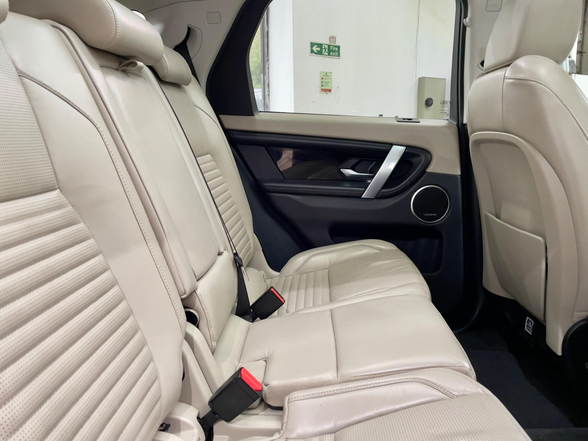 Land Rover Discovery Sport view 42