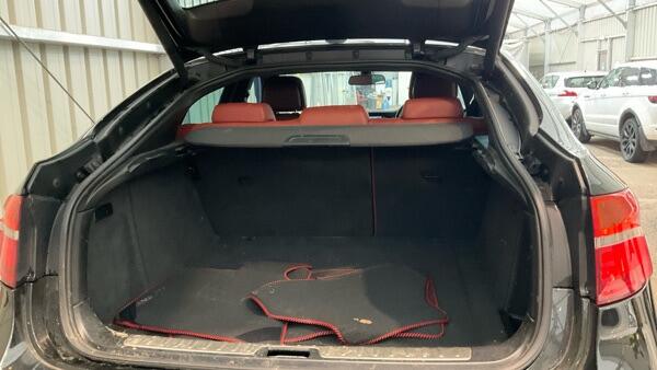 BMW X6 view 11