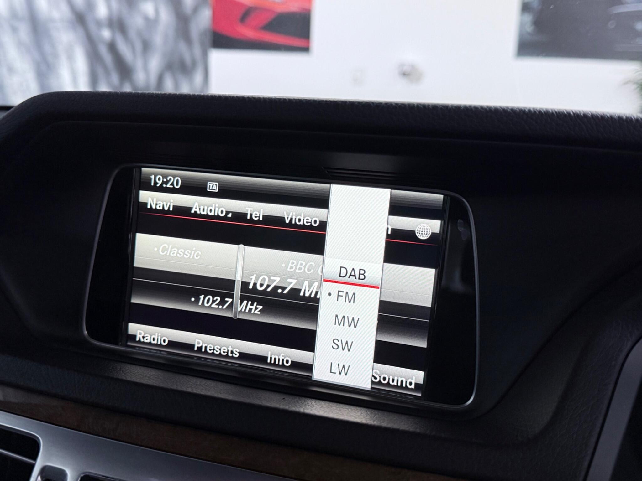 Mercedes-Benz E-Class view 41