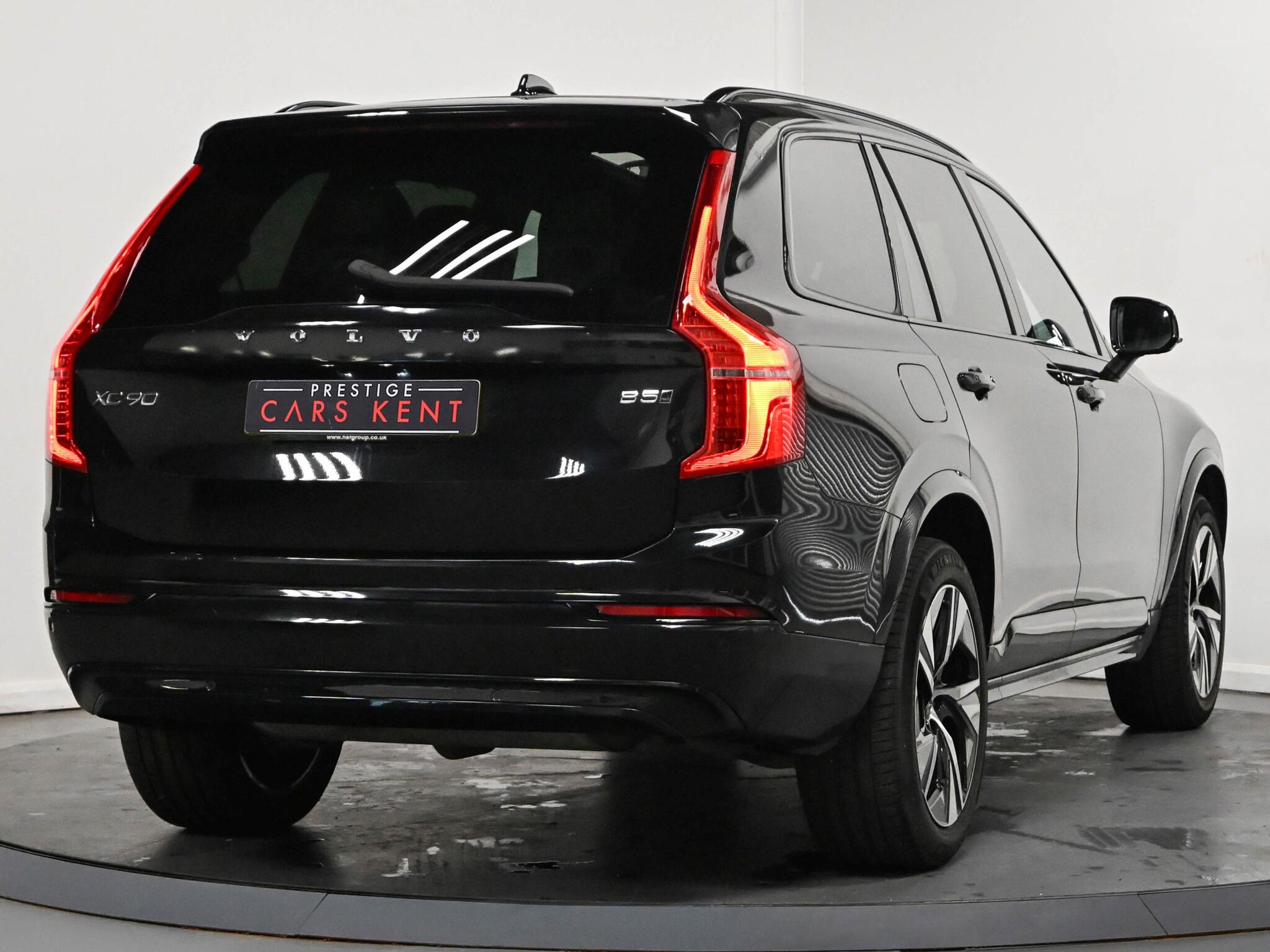 Volvo XC90 view 28