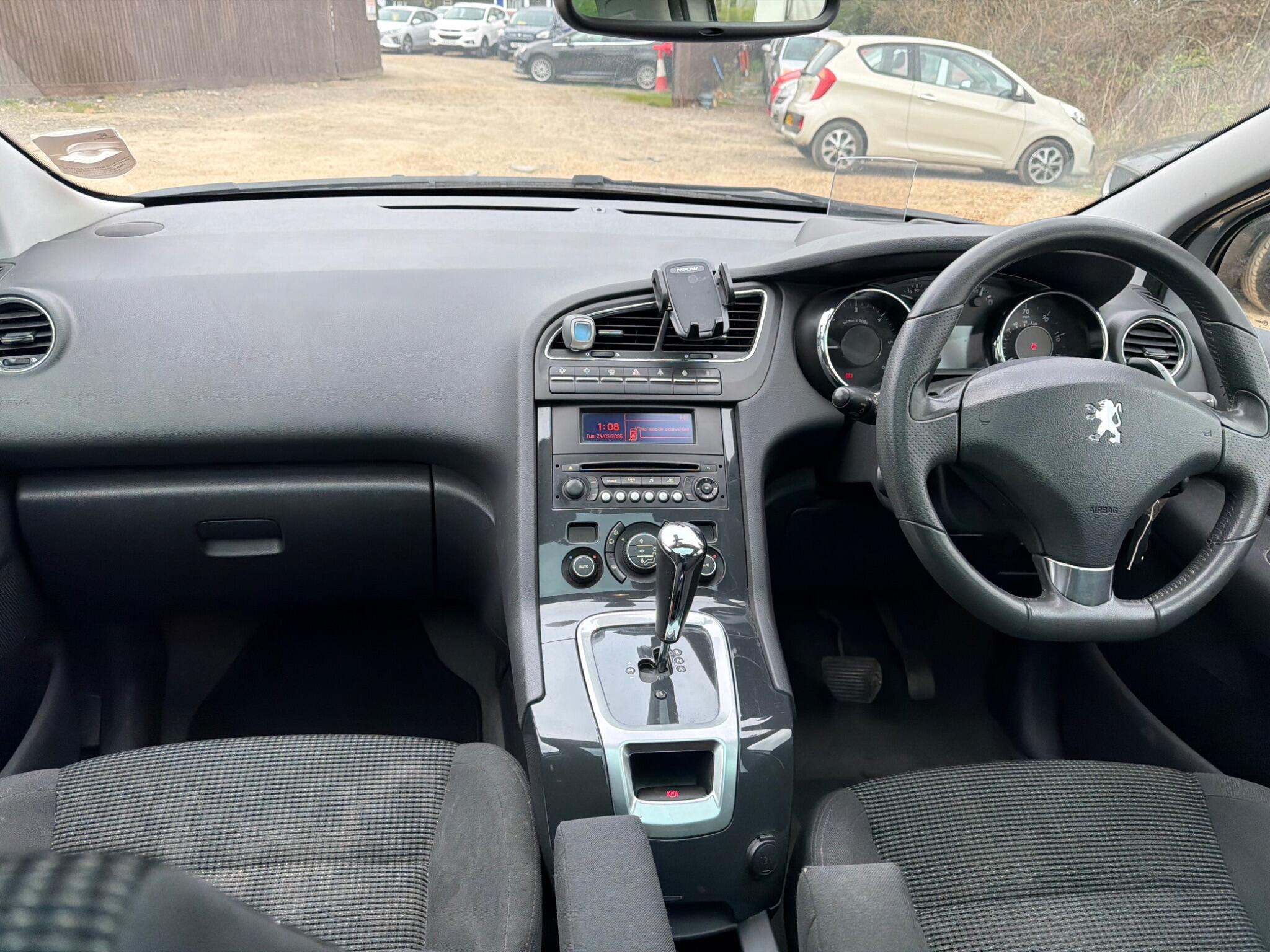 2013 Peugeot 5008 1.6 e-HDi Allure EGC Euro 5 (s/s) 5dr image 18