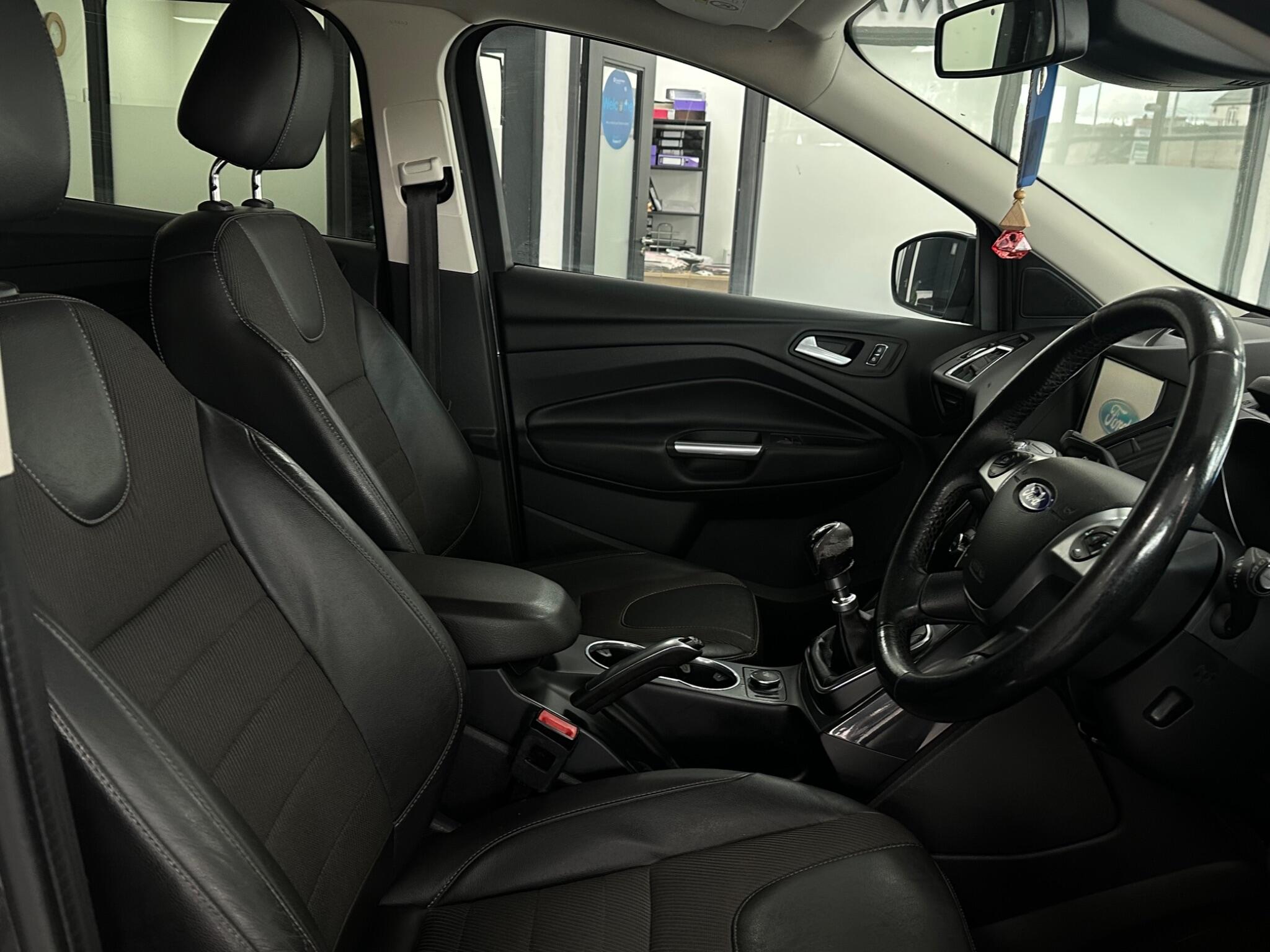 Ford Kuga view 15