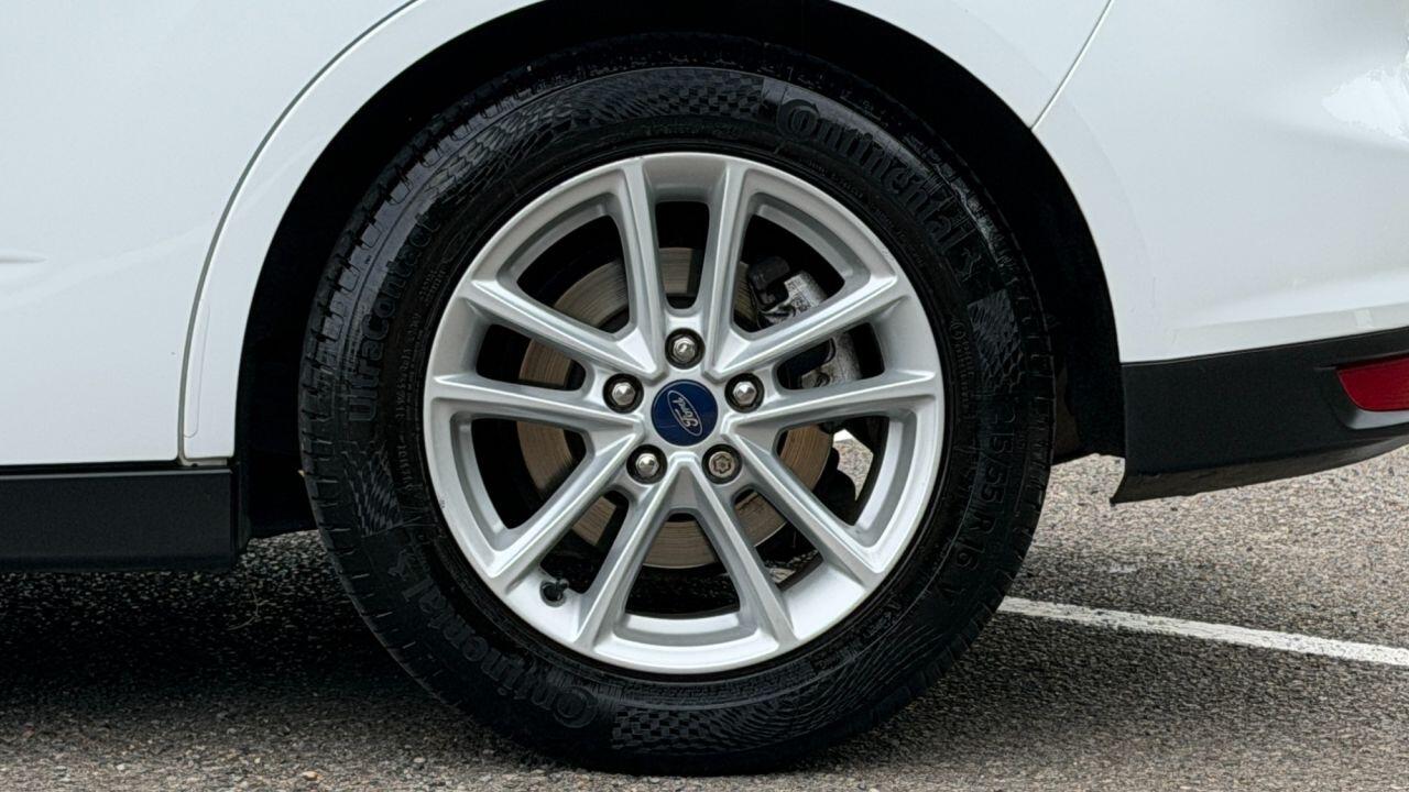 Ford C-Max view 38