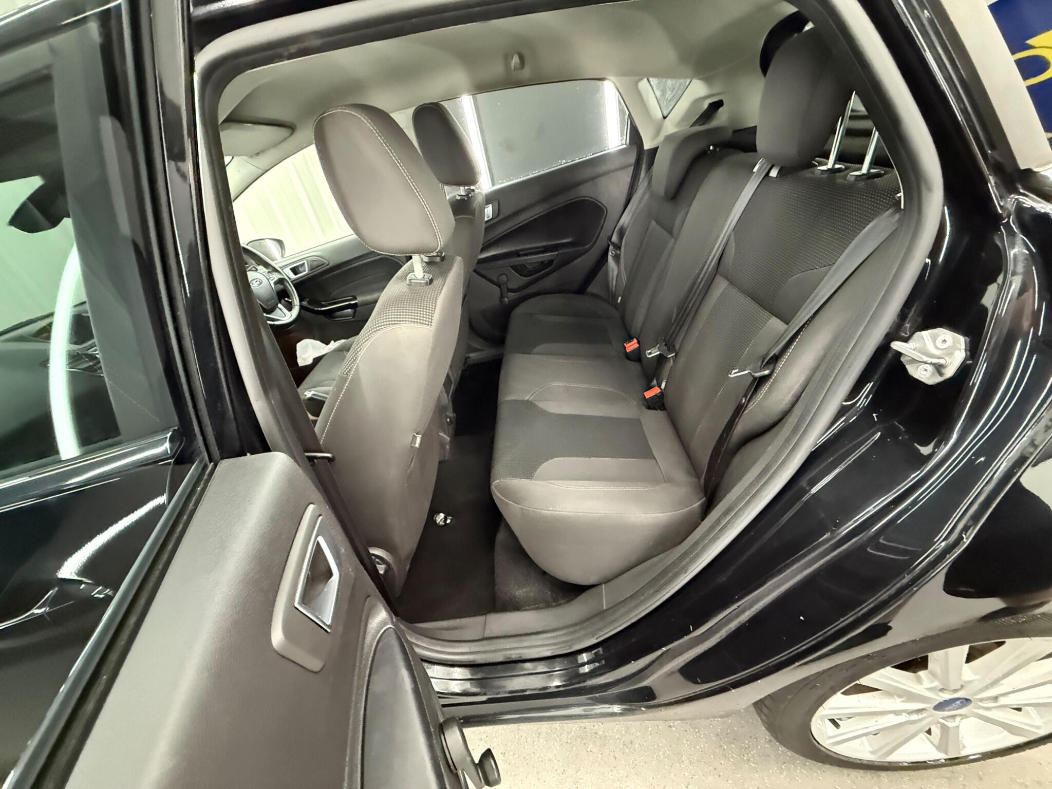 Ford Fiesta view 26