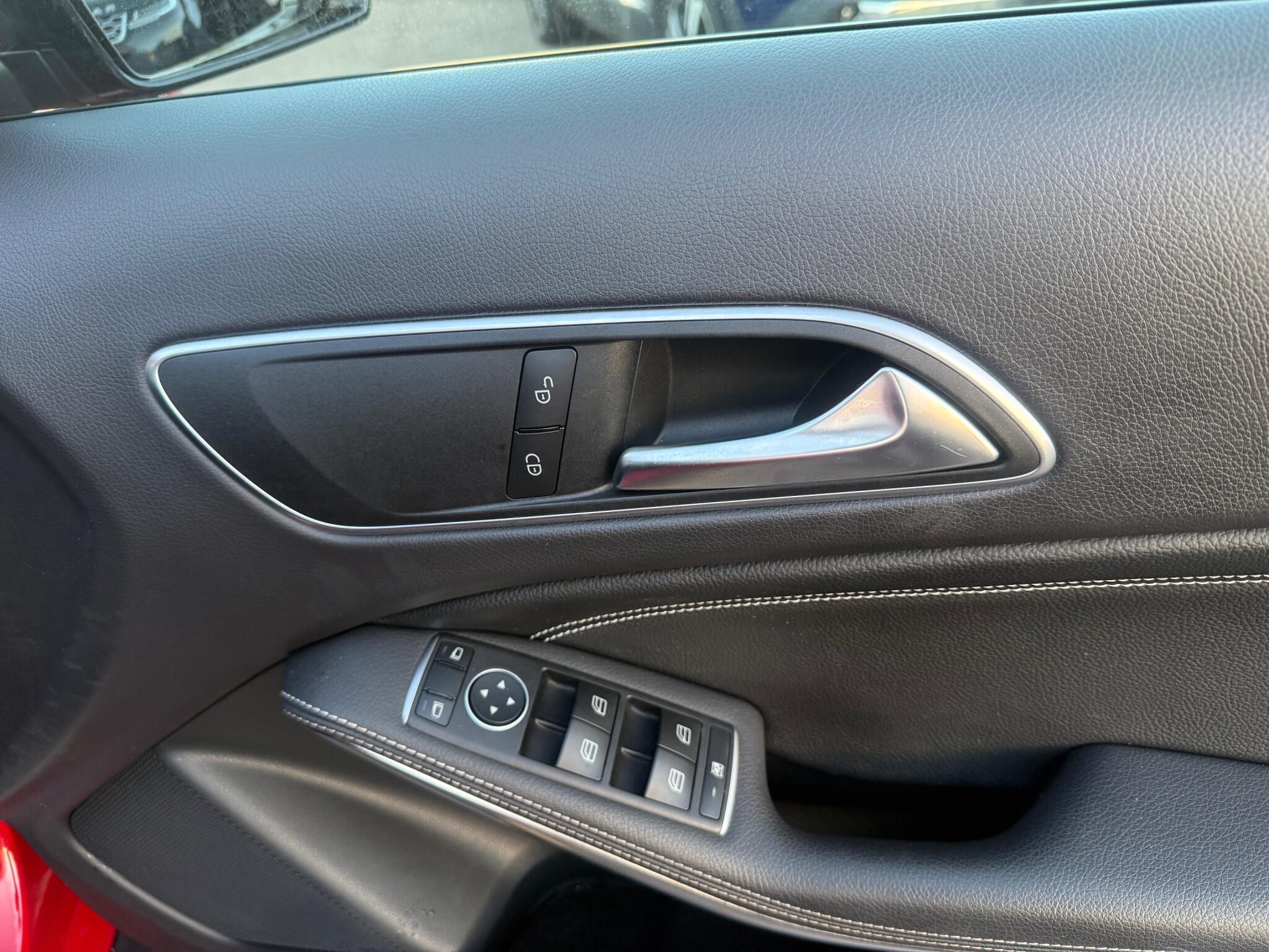 Mercedes-Benz GLA view 13