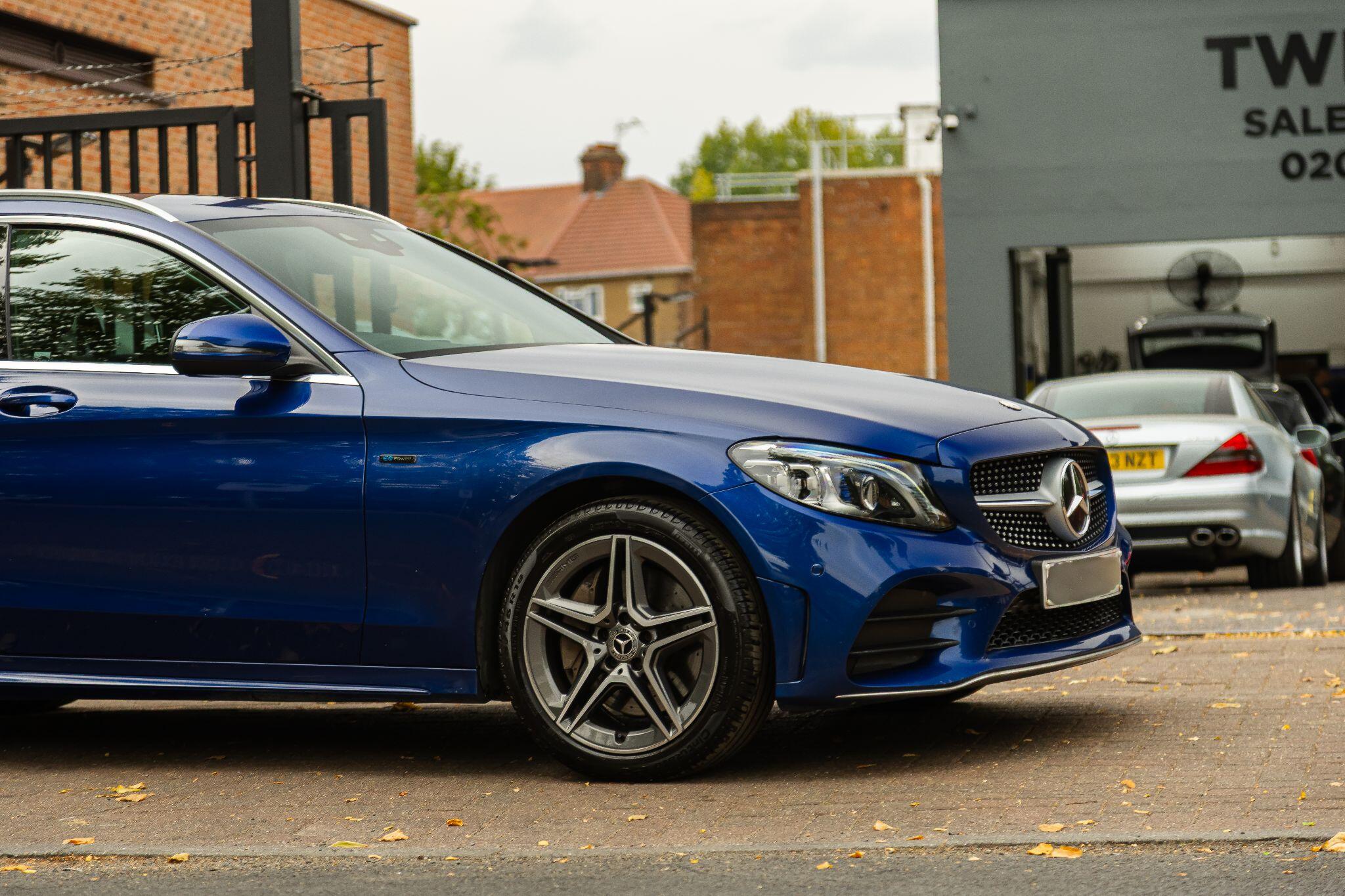 Mercedes-Benz C-Class view 6