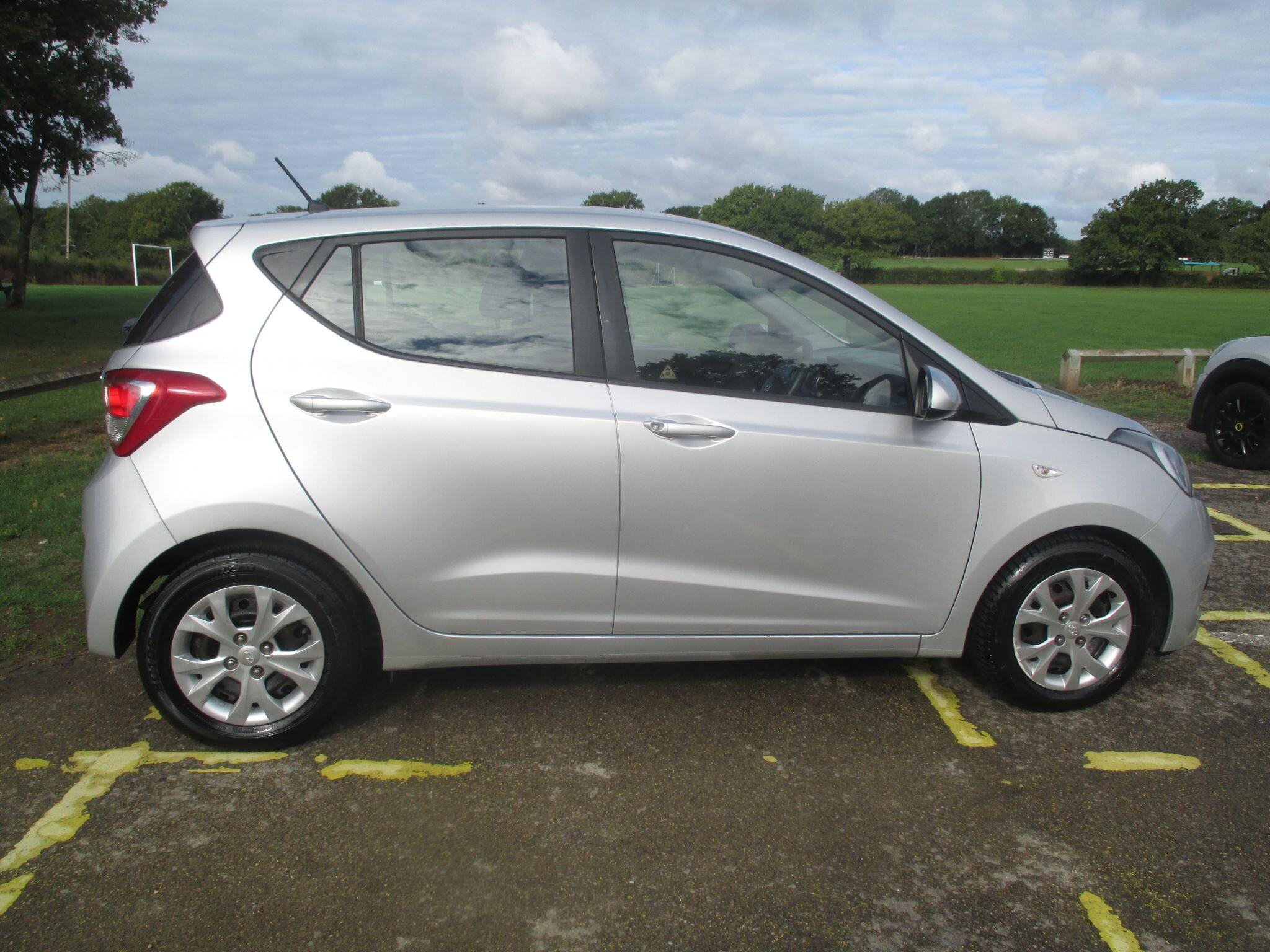 Hyundai I10 view 7