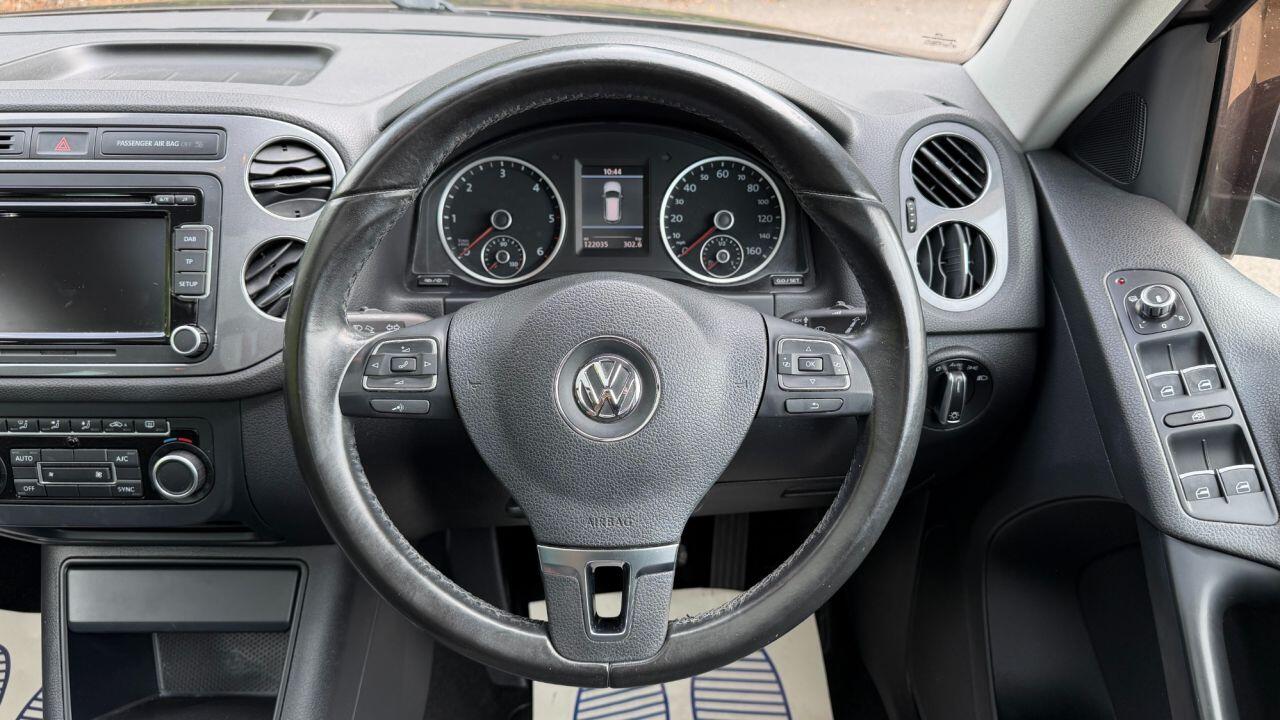 Volkswagen Tiguan view 15