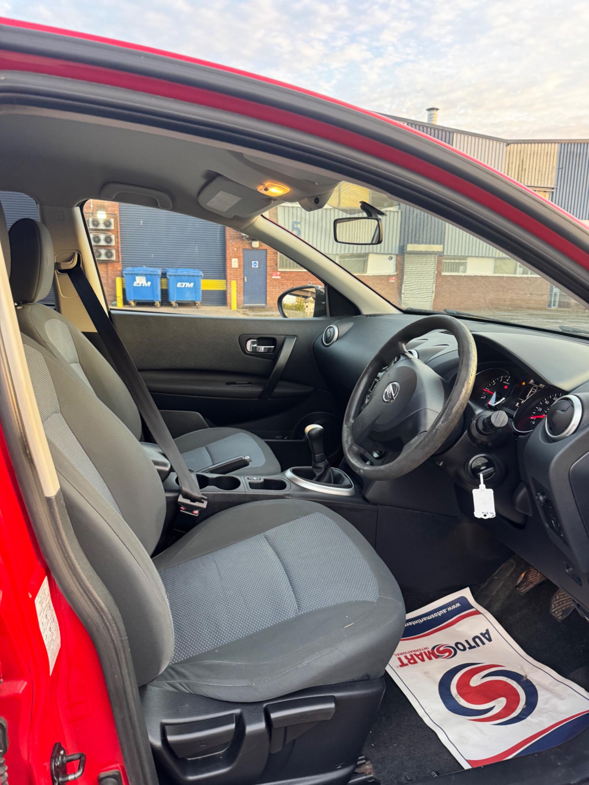 Nissan Qashqai+2 view 25
