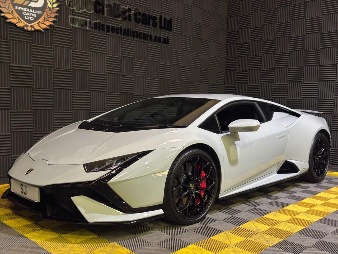 Lamborghini Huracan view 20