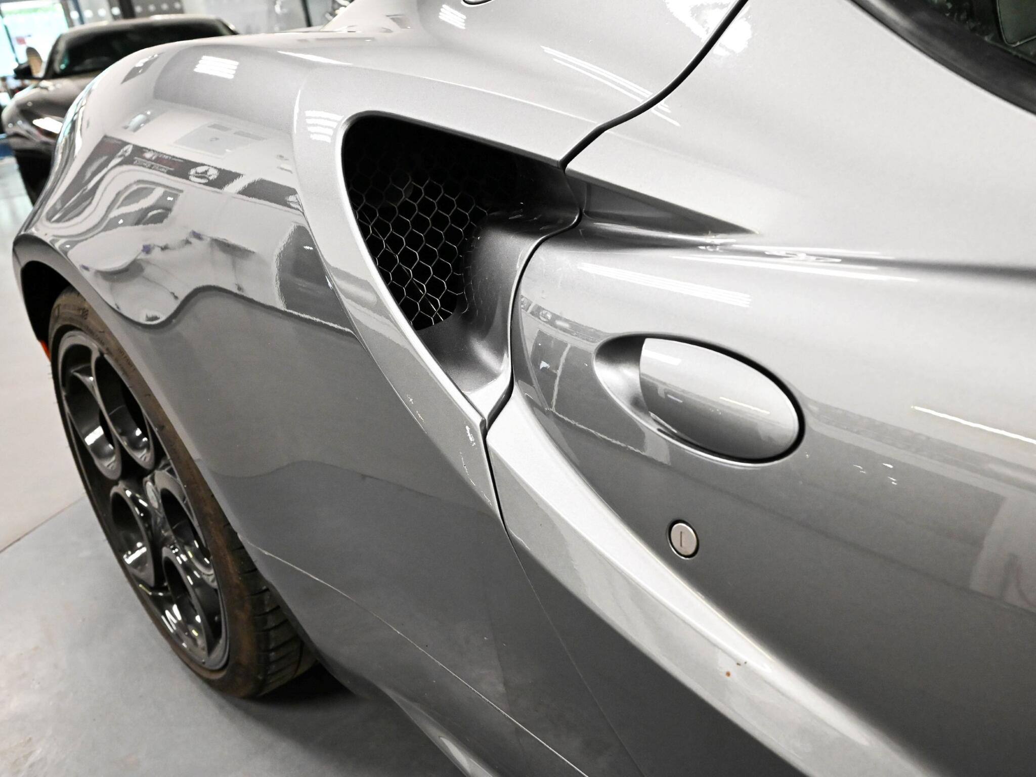 Alfa Romeo 4c view 18