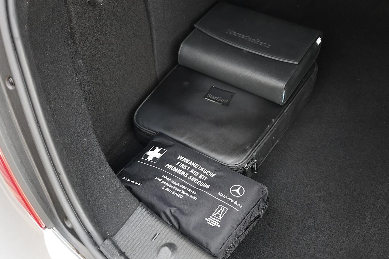Mercedes-Benz C Class view 28