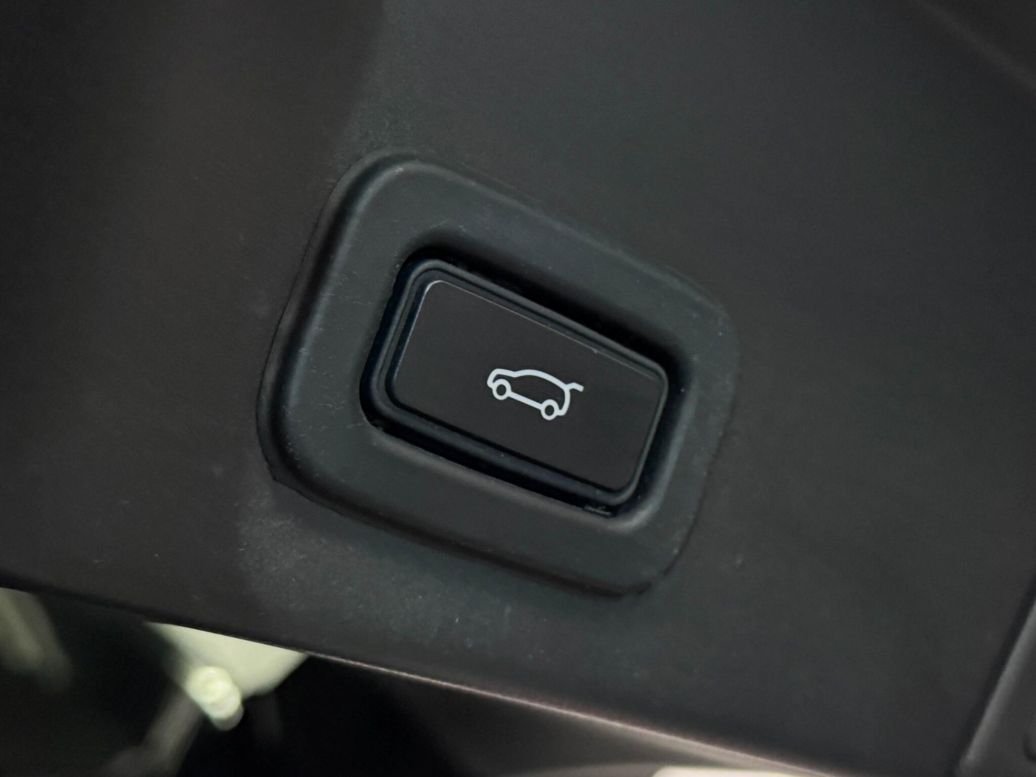 Land Rover Range Rover Evoque view 8