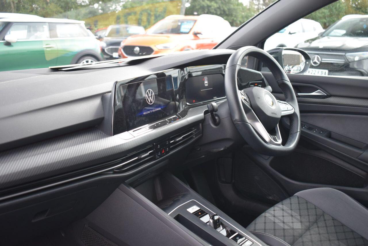 Volkswagen Golf view 17